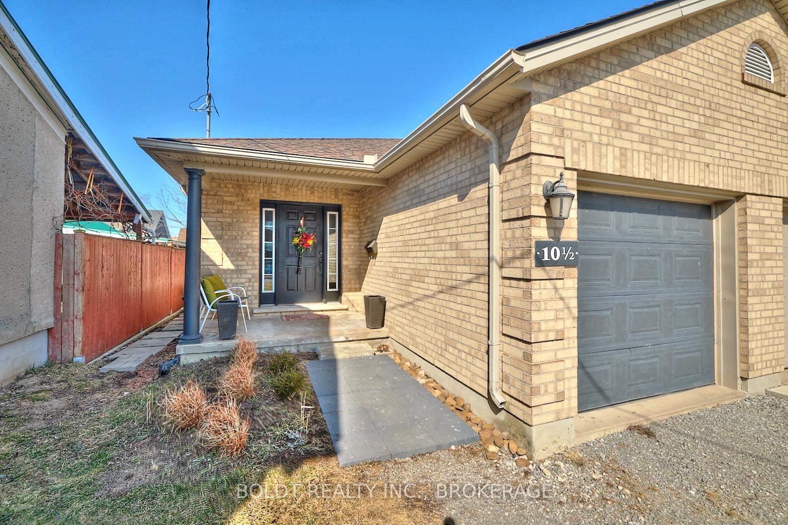 Photo 1 of 10 1/2 Metcalfe Street, Thorold, Thorold Downtown — HOMEH