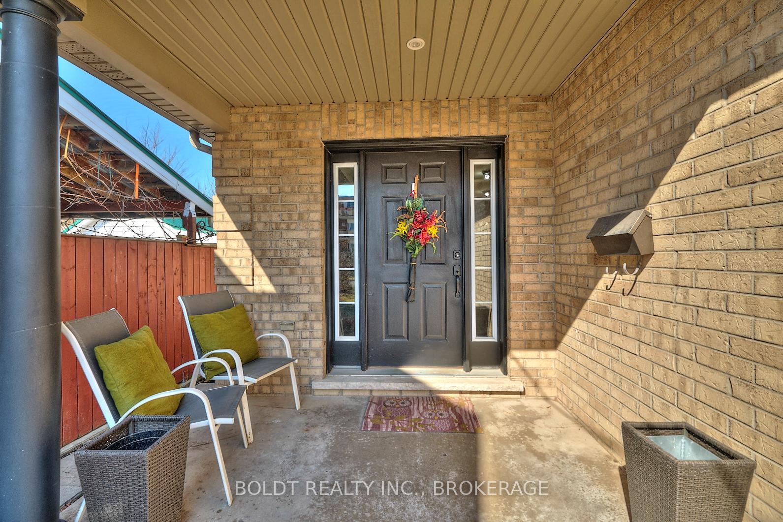 Photo 2 of 10 1/2 Metcalfe Street, Thorold, Thorold Downtown — HOMEH