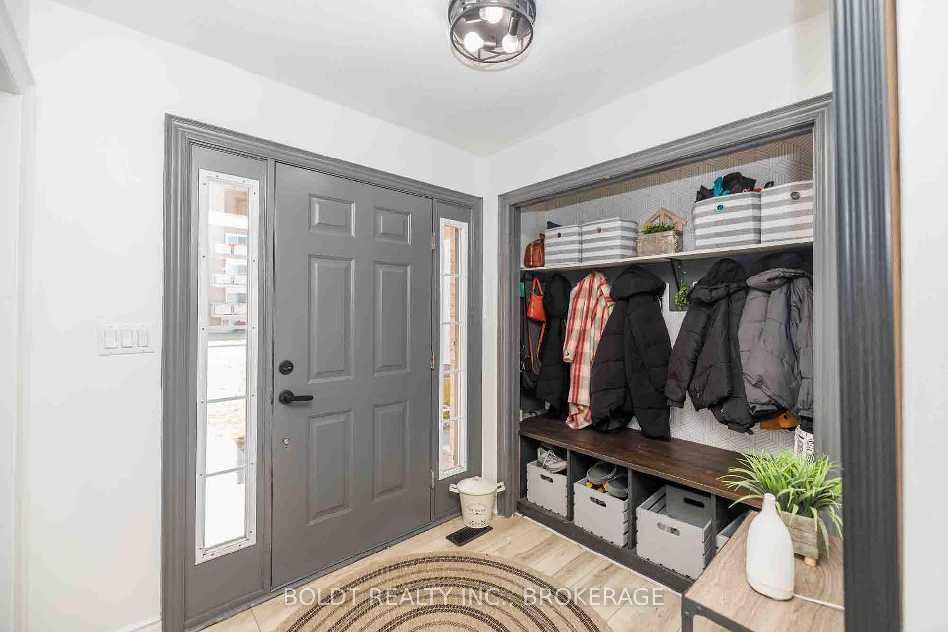 Photo 3 of 10 1/2 Metcalfe Street, Thorold, Thorold Downtown — HOMEH