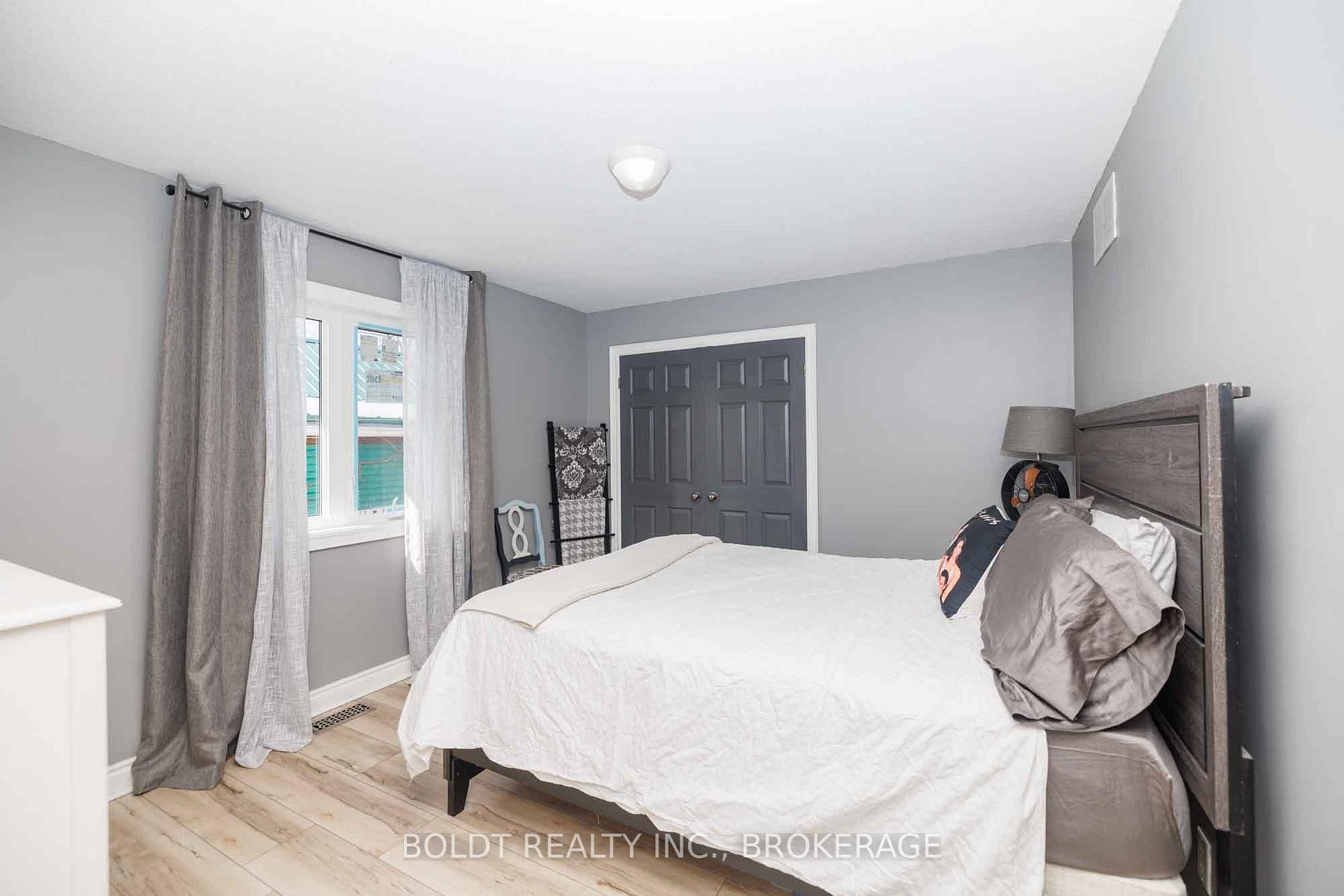 Photo 11 of 10 1/2 Metcalfe Street, Thorold, Thorold Downtown — HOMEH