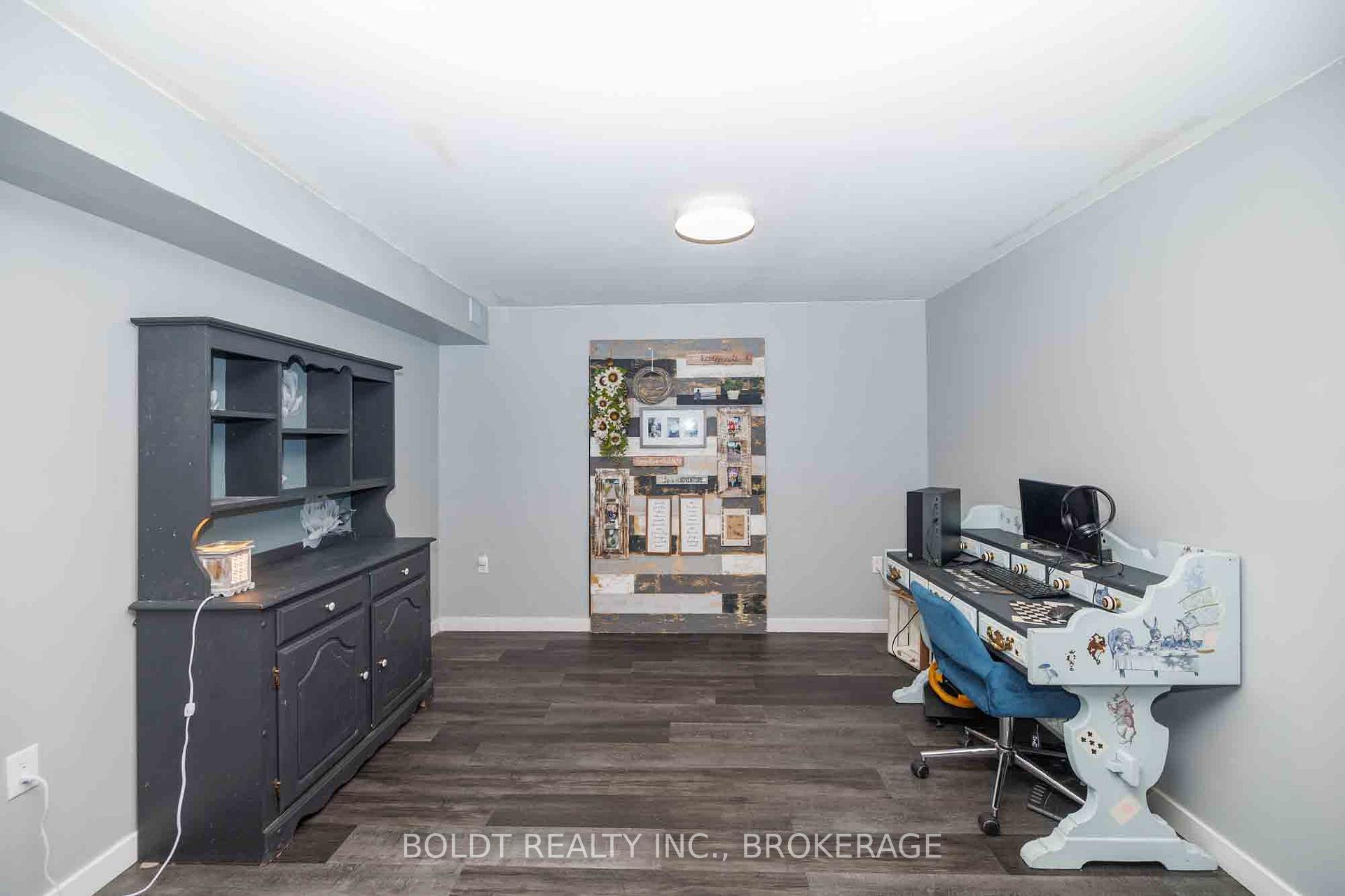 Photo 17 of 10 1/2 Metcalfe Street, Thorold, Thorold Downtown — HOMEH