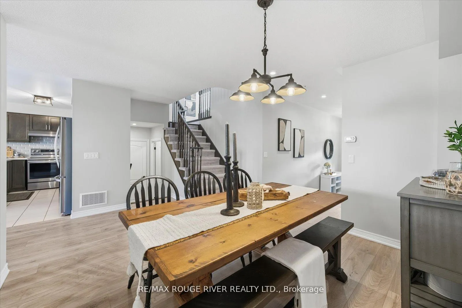Photo 7 of 245 Blackwell Crescent, Oshawa, Windfields — HOMEH