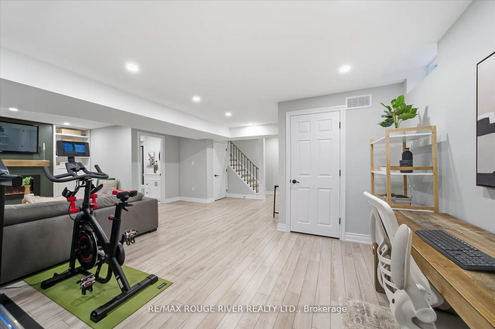 Photo 28 of 245 Blackwell Crescent, Oshawa, Windfields — HOMEH