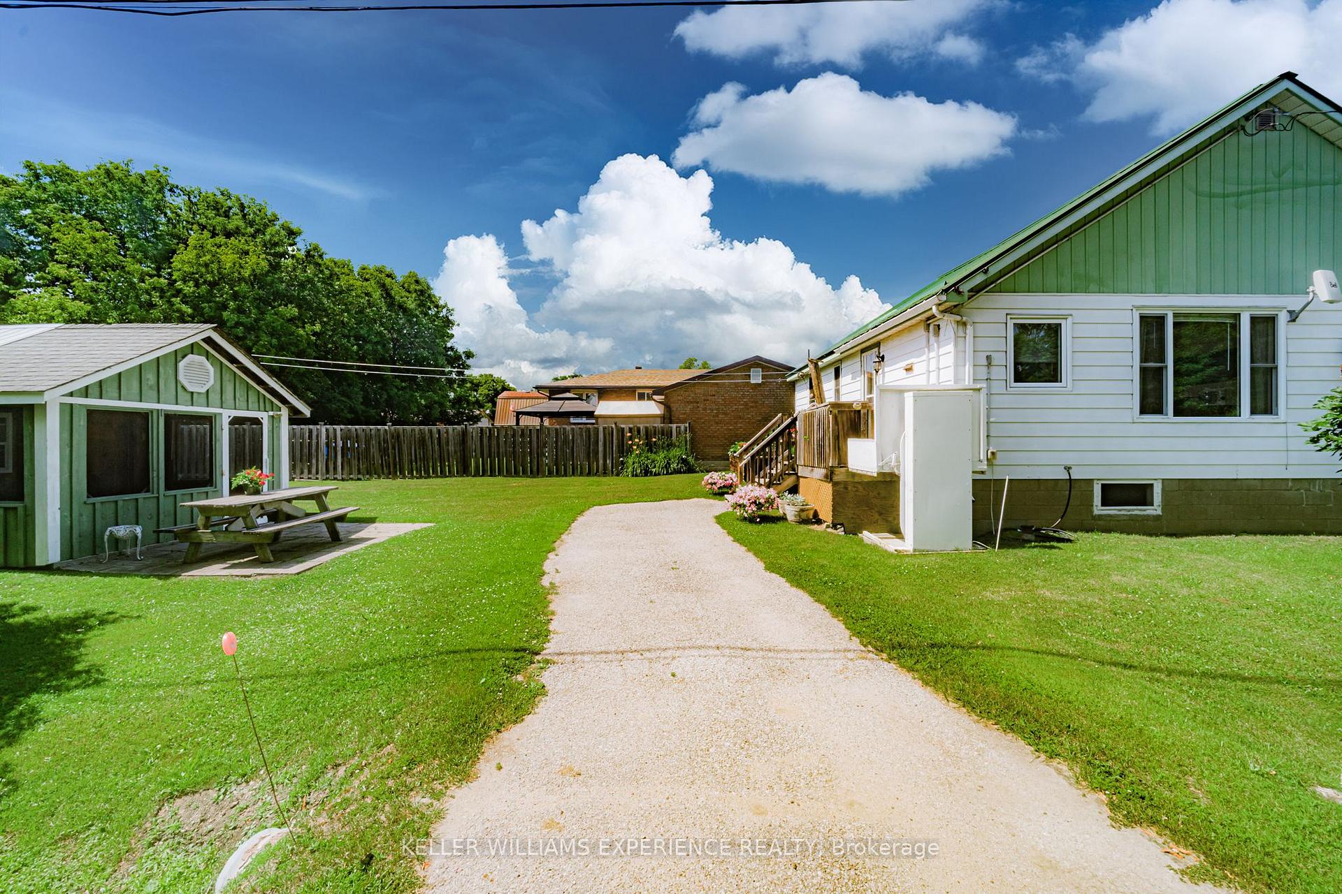 Photo 12 of 670 First Avenue, Tay, Port McNicoll — HOMEH