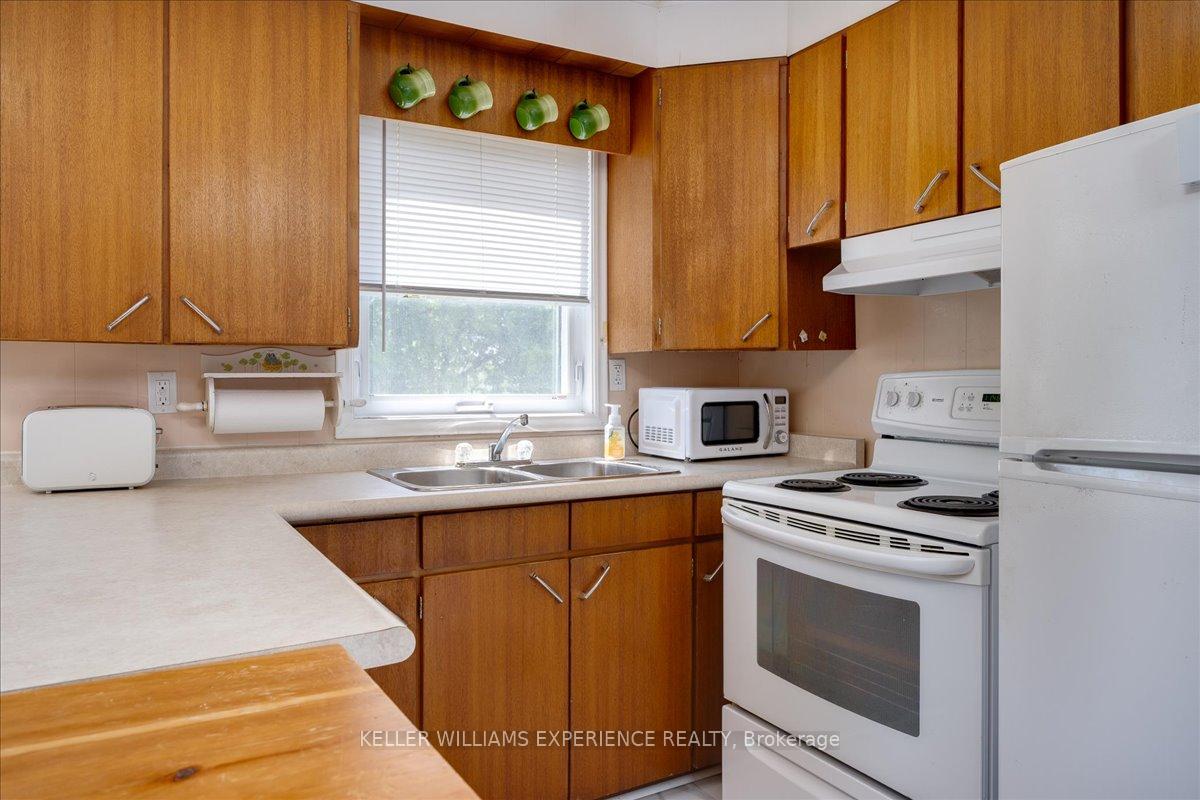 Photo 20 of 670 First Avenue, Tay, Port McNicoll — HOMEH