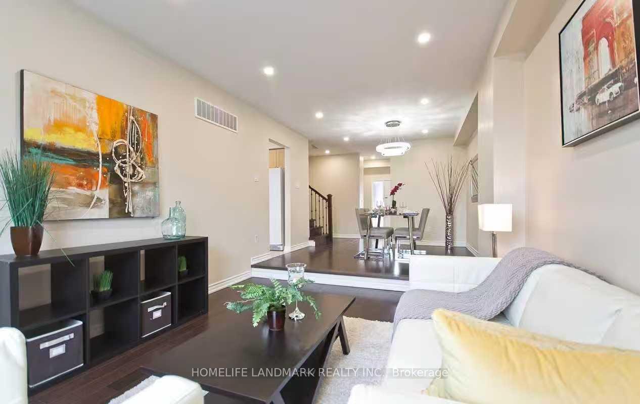 Photo 3 of 81 Hawkshead Crescent, Scarborough, Steeles — HOMEH