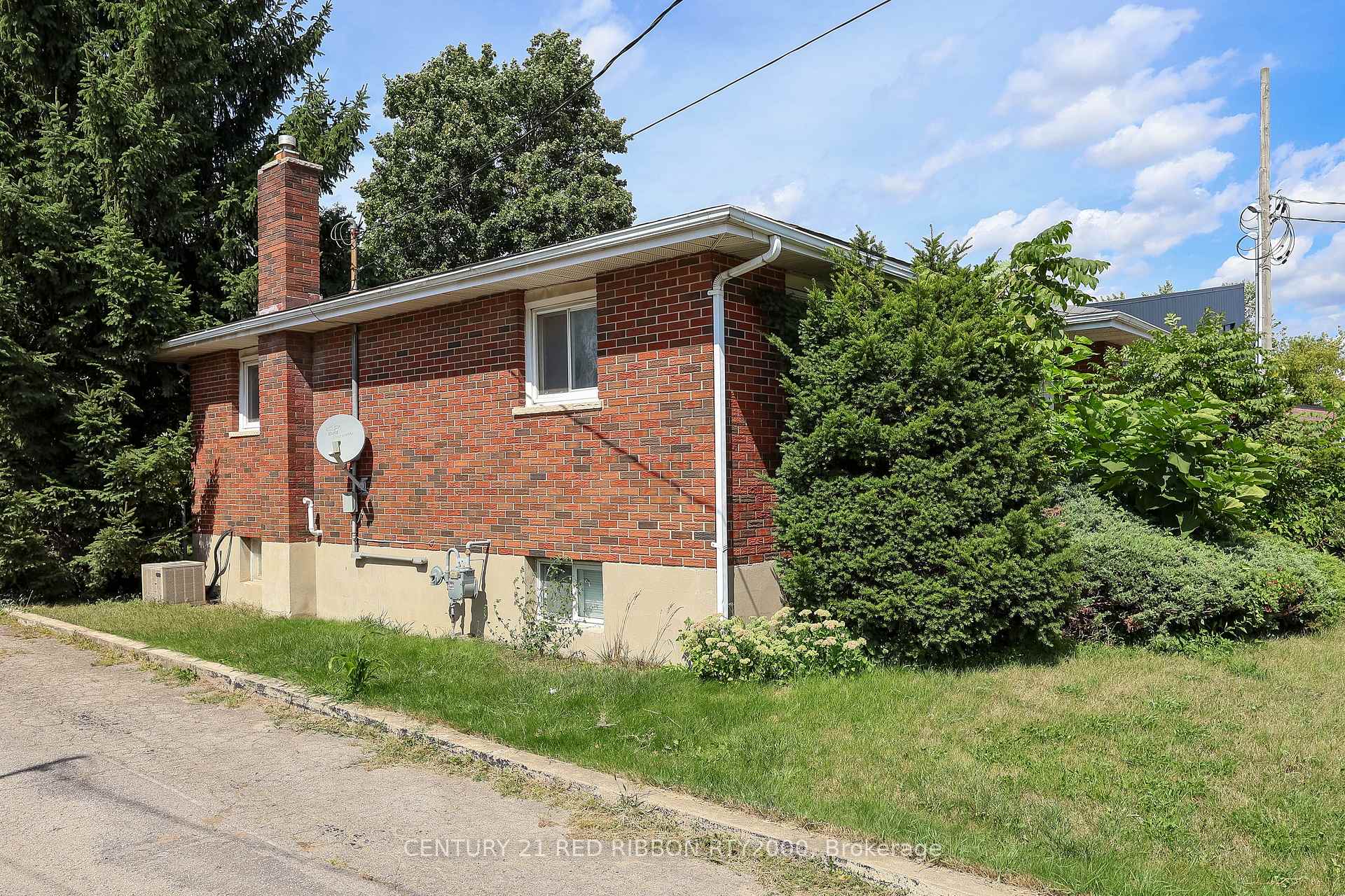 Photo 6 of 205 Metcalfe Street E, Strathroy-Caradoc, NE — HOMEH