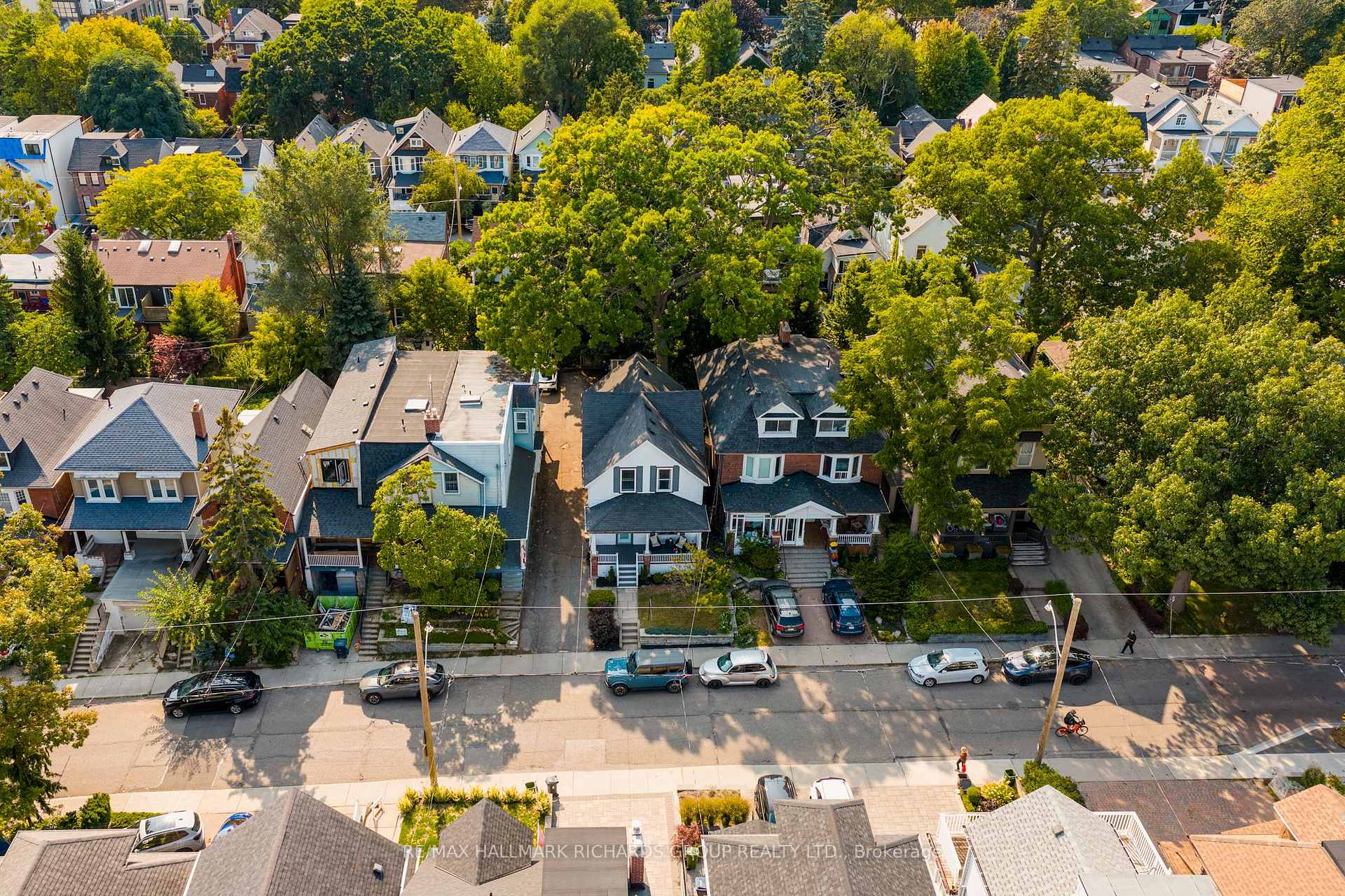 Photo 2 of 120 Lee Avenue, Toronto, The Beaches — HOMEH