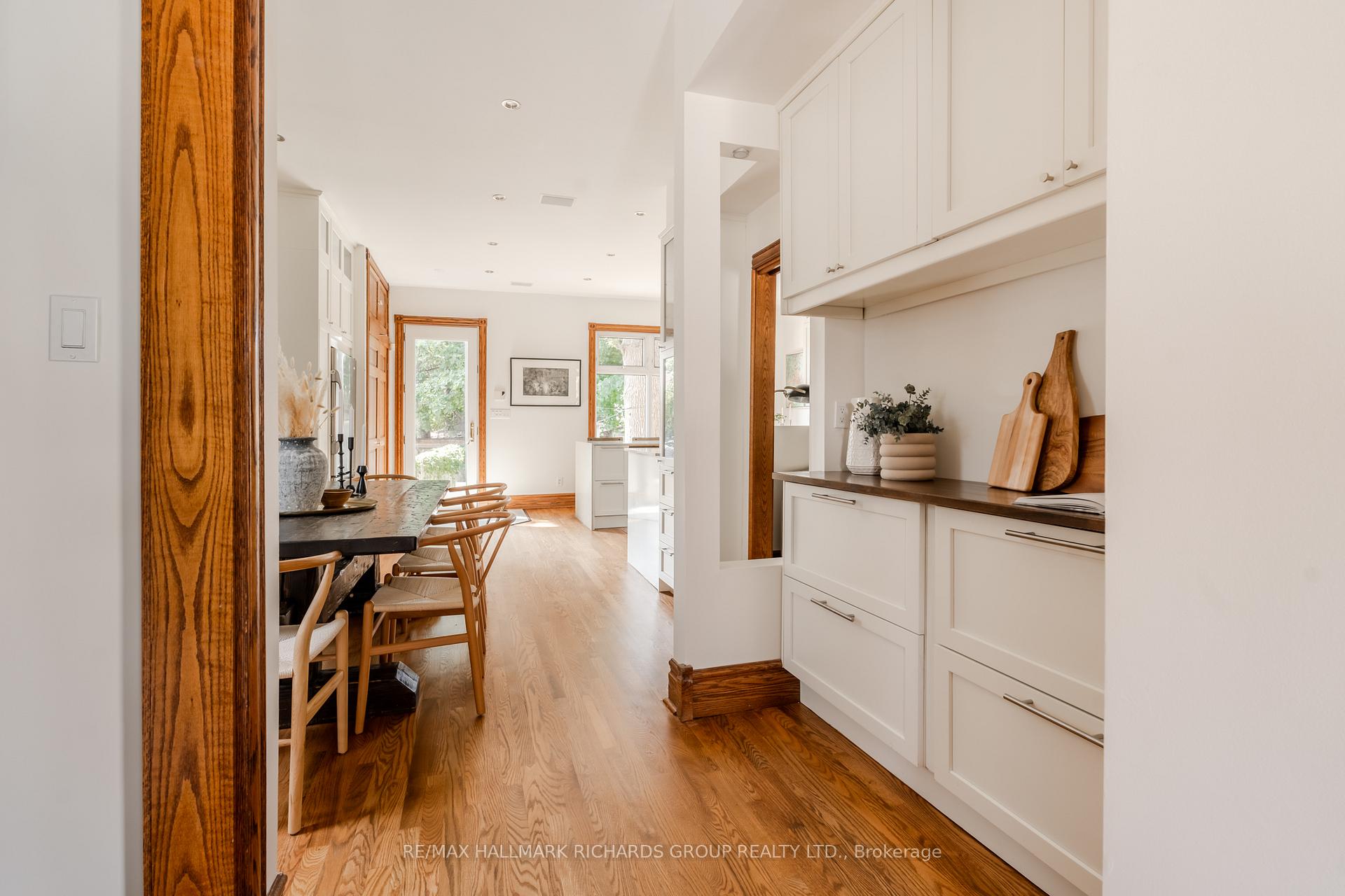 Photo 7 of 120 Lee Avenue, Toronto, The Beaches — HOMEH