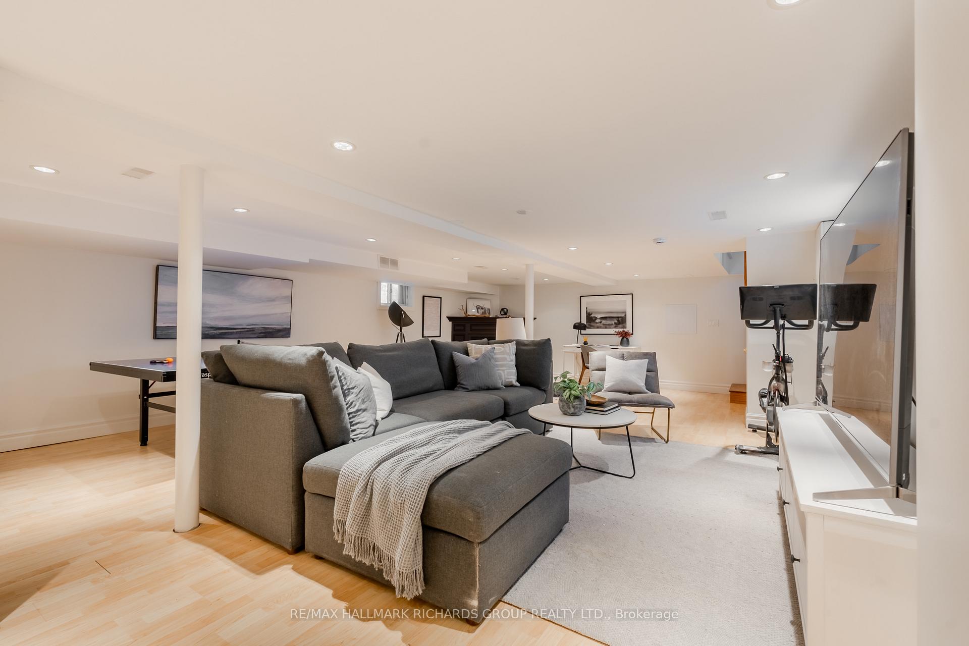 Photo 19 of 120 Lee Avenue, Toronto, The Beaches — HOMEH