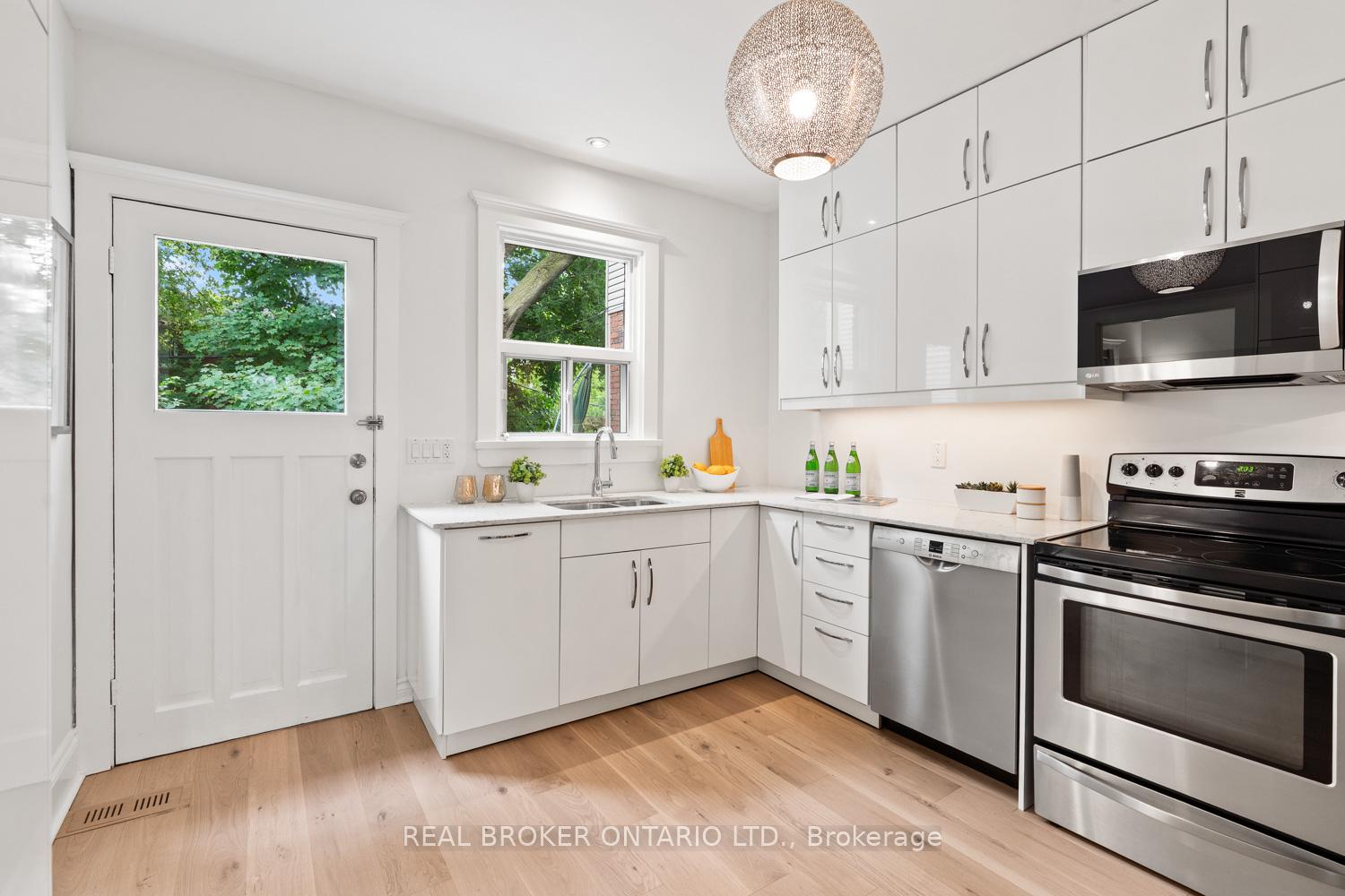 Photo 11 of 43 Hunter Street, Toronto, Blake-Jones — HOMEH