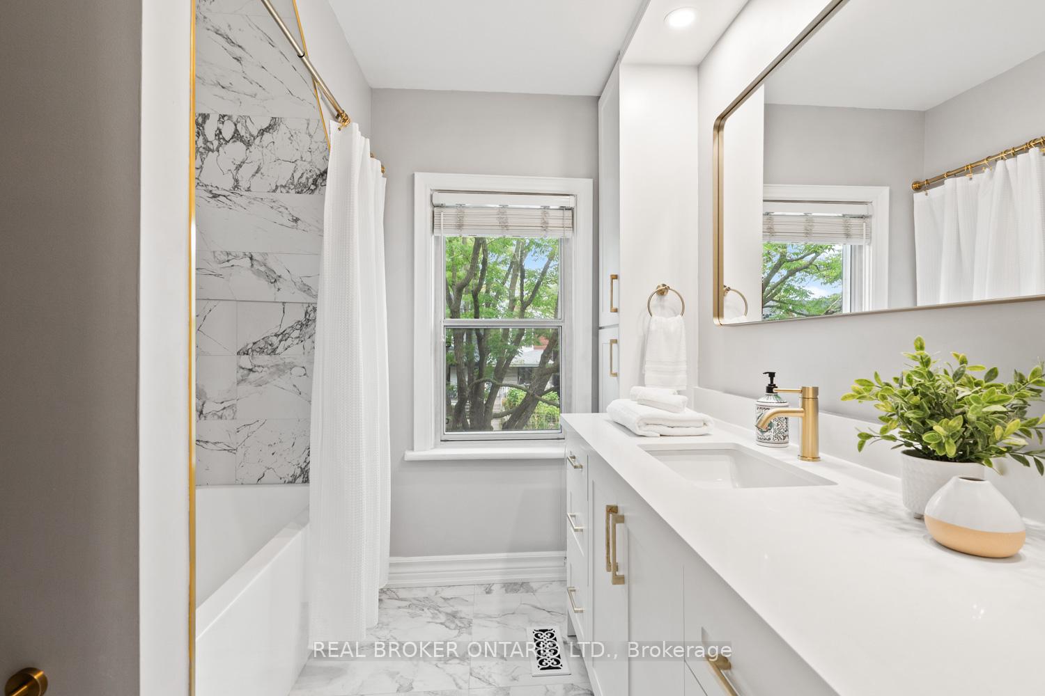 Photo 19 of 43 Hunter Street, Toronto, Blake-Jones — HOMEH