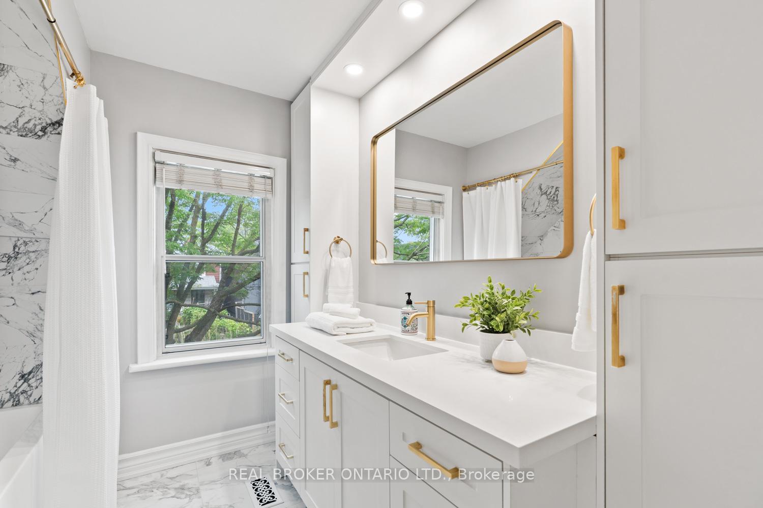 Photo 21 of 43 Hunter Street, Toronto, Blake-Jones — HOMEH