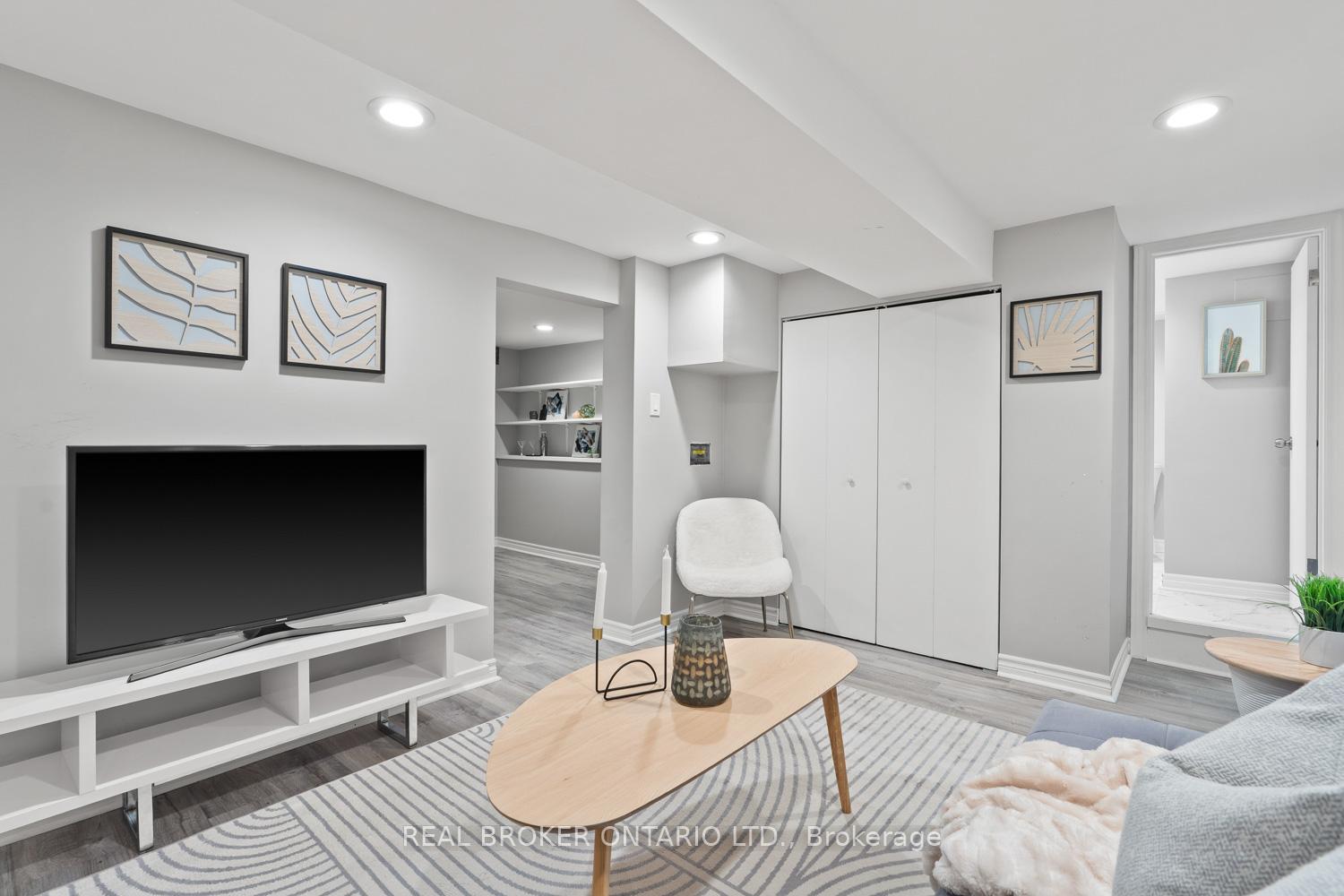 Photo 22 of 43 Hunter Street, Toronto, Blake-Jones — HOMEH