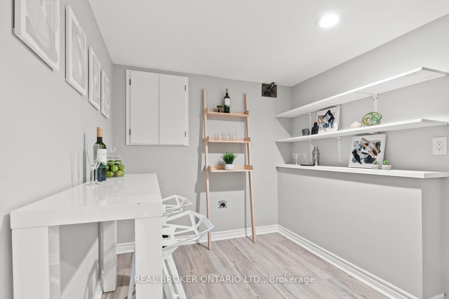 Photo 29 of 43 Hunter Street, Toronto, Blake-Jones — HOMEH