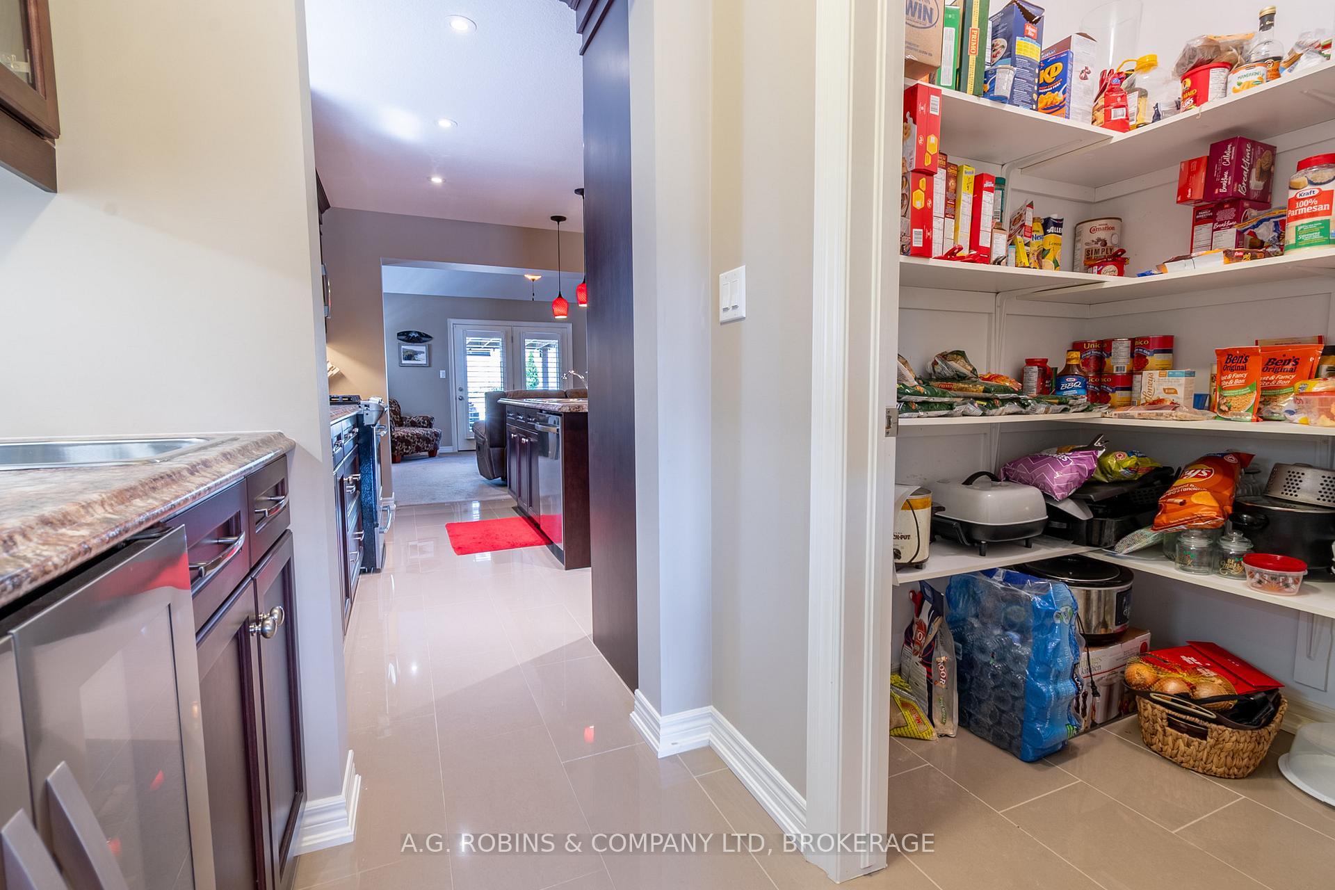 Photo 9 of 103 Tuliptree Road, Thorold, Confederation Heights — HOMEH
