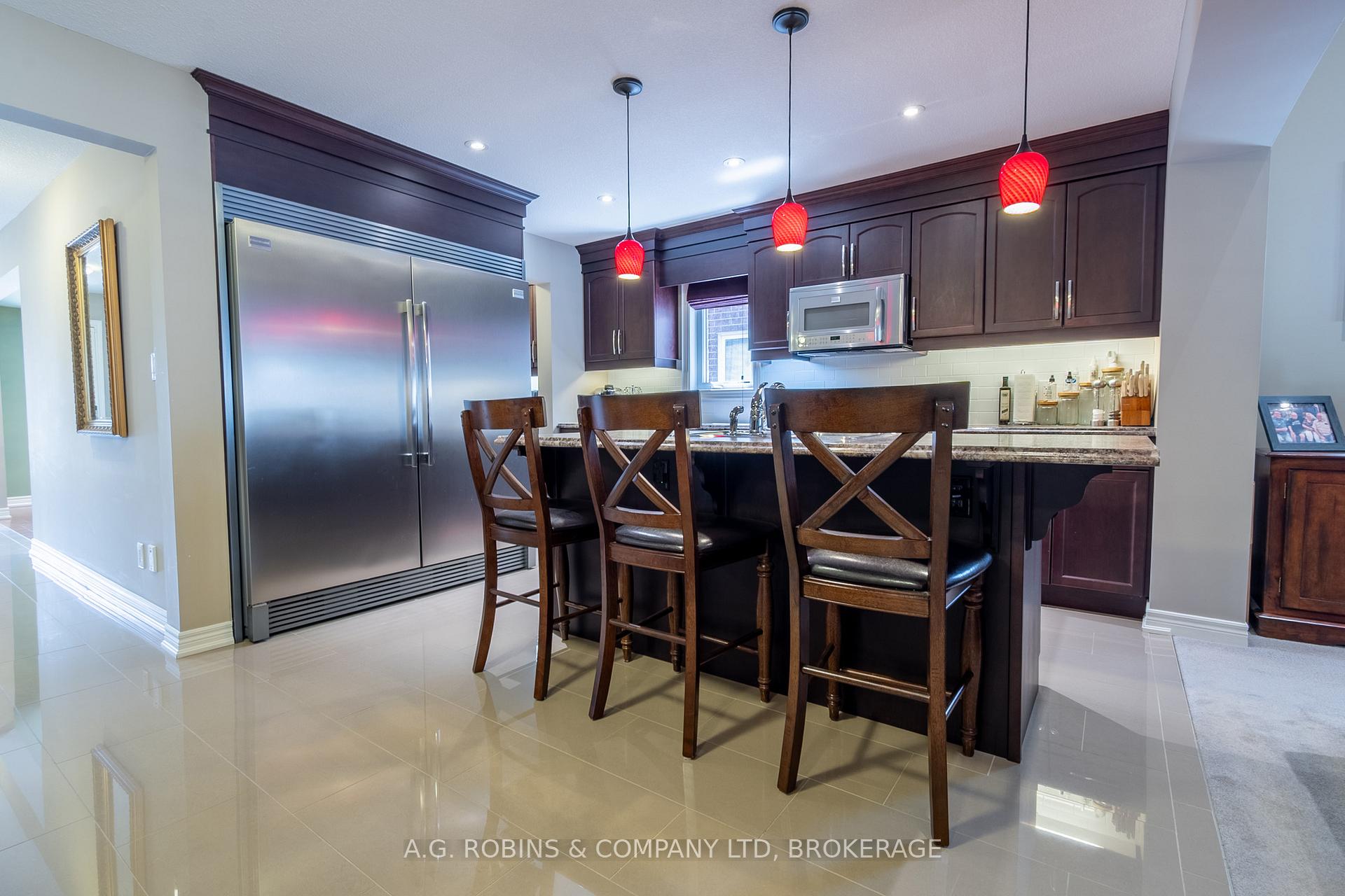 Photo 12 of 103 Tuliptree Road, Thorold, Confederation Heights — HOMEH