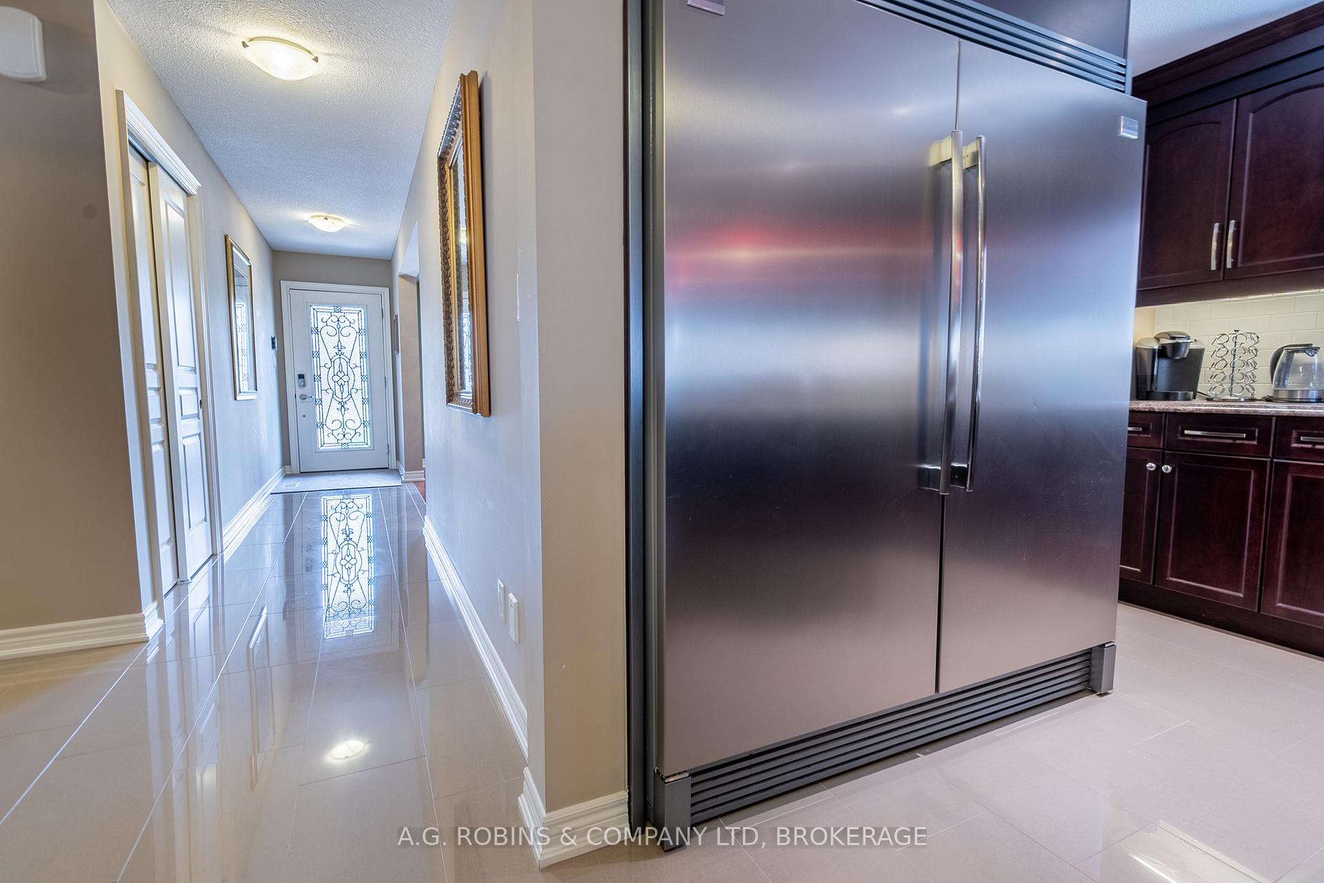 Photo 15 of 103 Tuliptree Road, Thorold, Confederation Heights — HOMEH