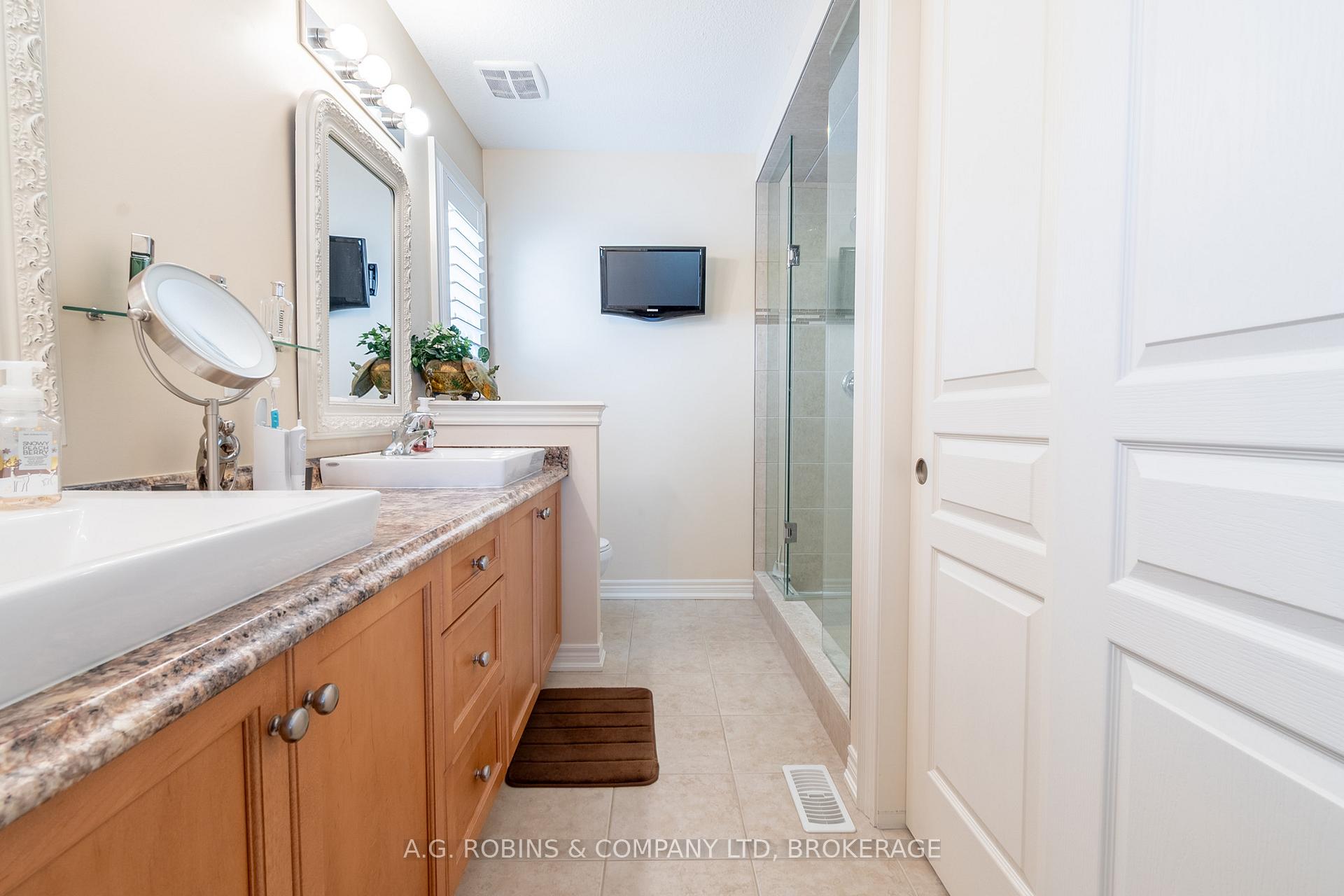 Photo 27 of 103 Tuliptree Road, Thorold, Confederation Heights — HOMEH