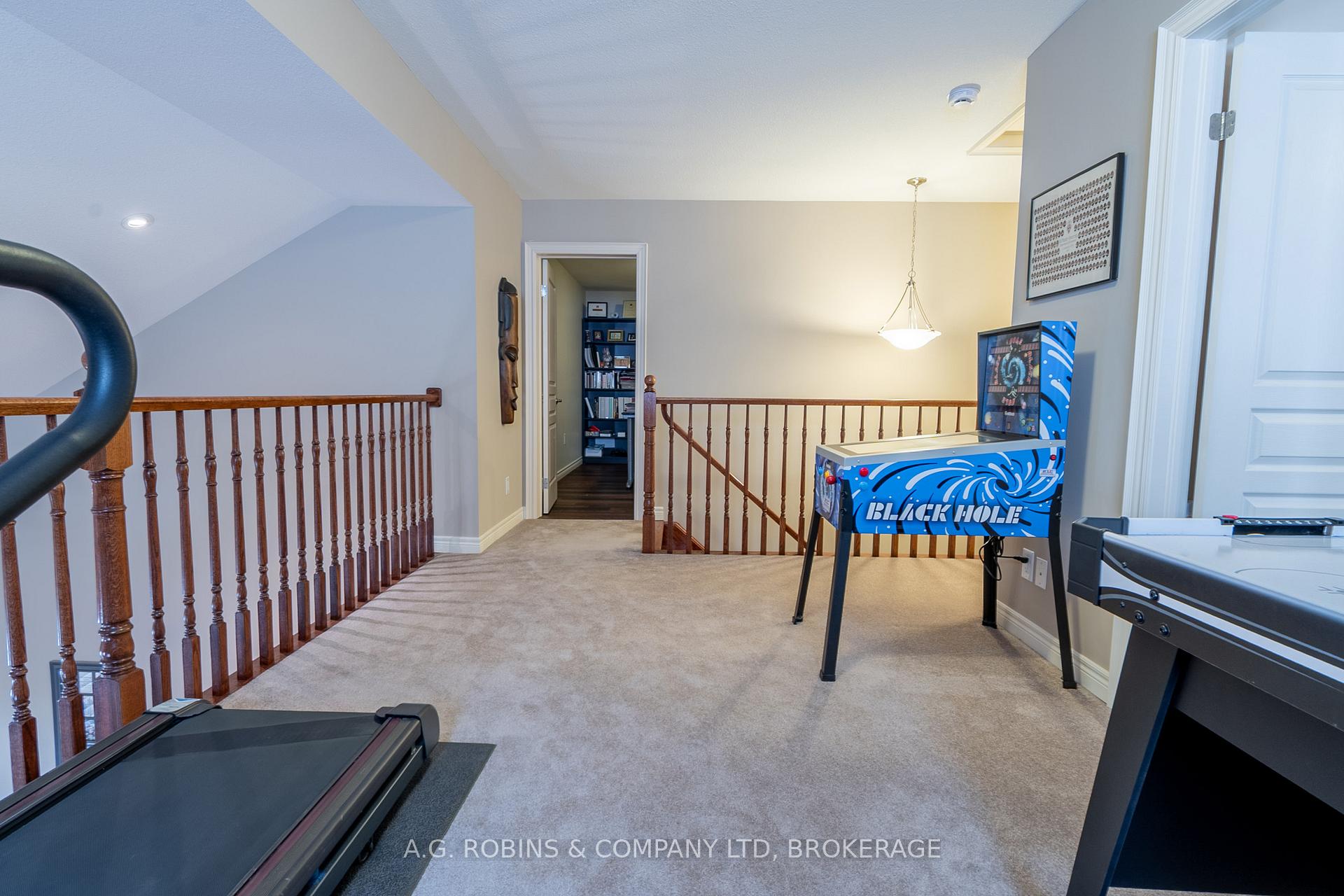 Photo 29 of 103 Tuliptree Road, Thorold, Confederation Heights — HOMEH