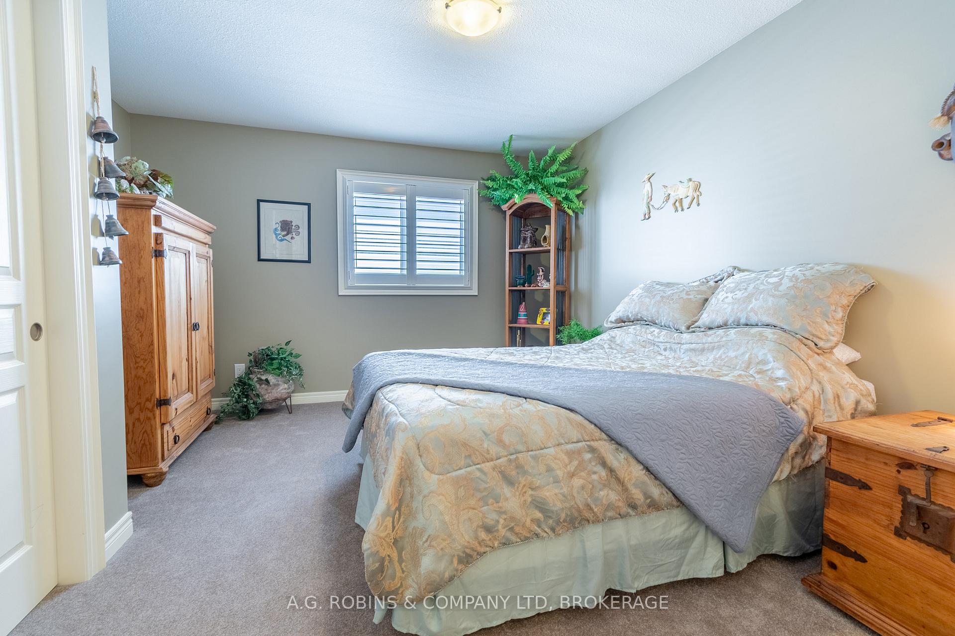 Photo 31 of 103 Tuliptree Road, Thorold, Confederation Heights — HOMEH