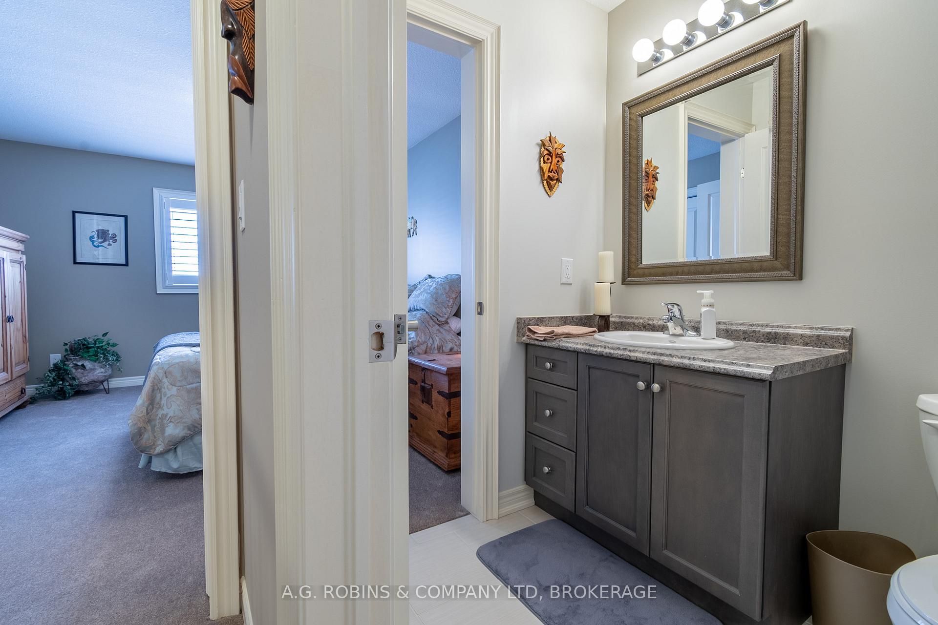Photo 32 of 103 Tuliptree Road, Thorold, Confederation Heights — HOMEH