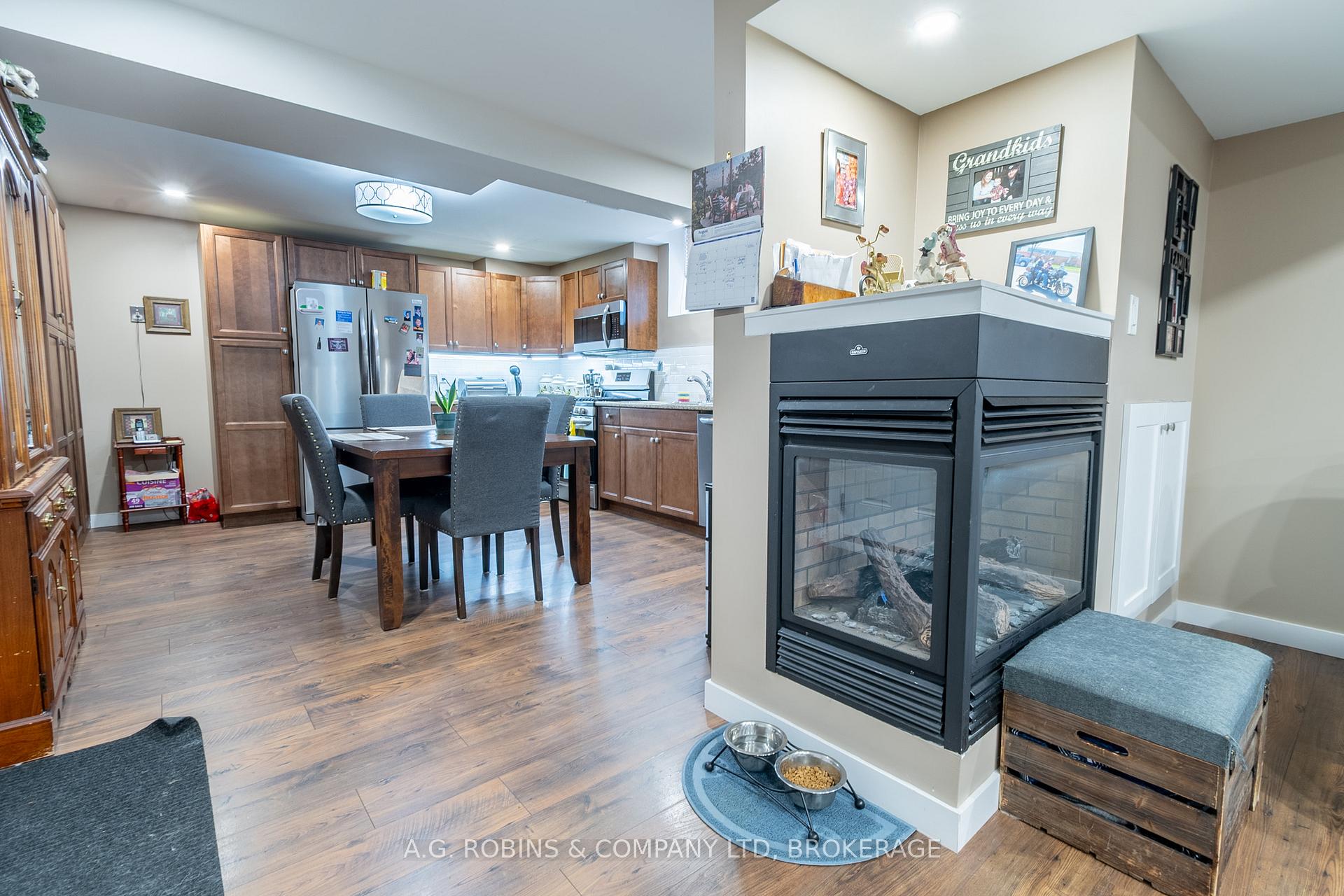 Photo 38 of 103 Tuliptree Road, Thorold, Confederation Heights — HOMEH