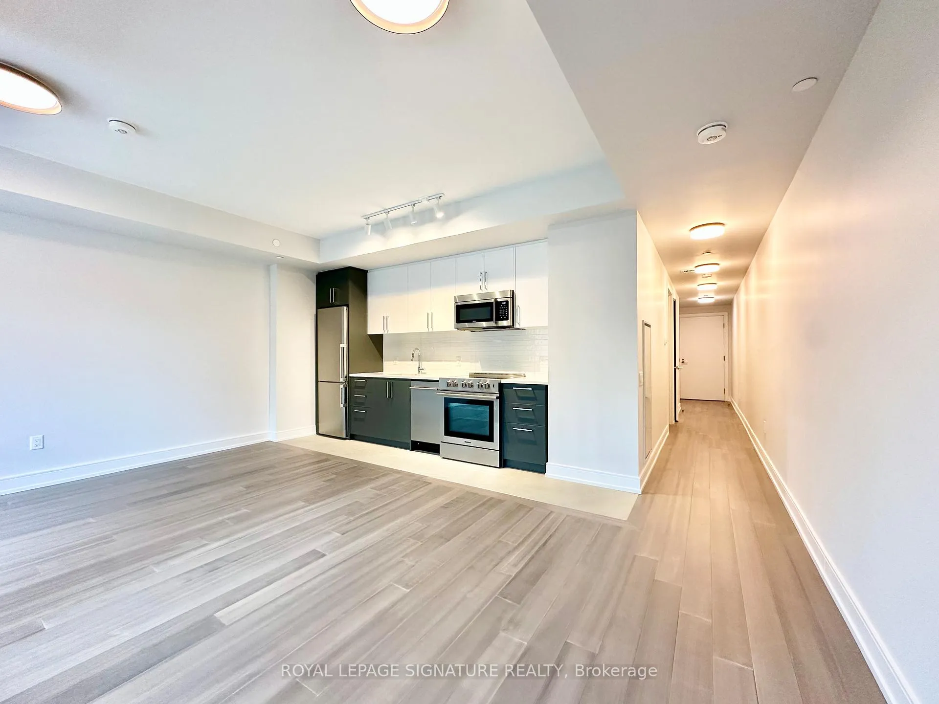 Photo 2 of Unit 213, 664 Spadina Avenue, Toronto, University — HOMEH