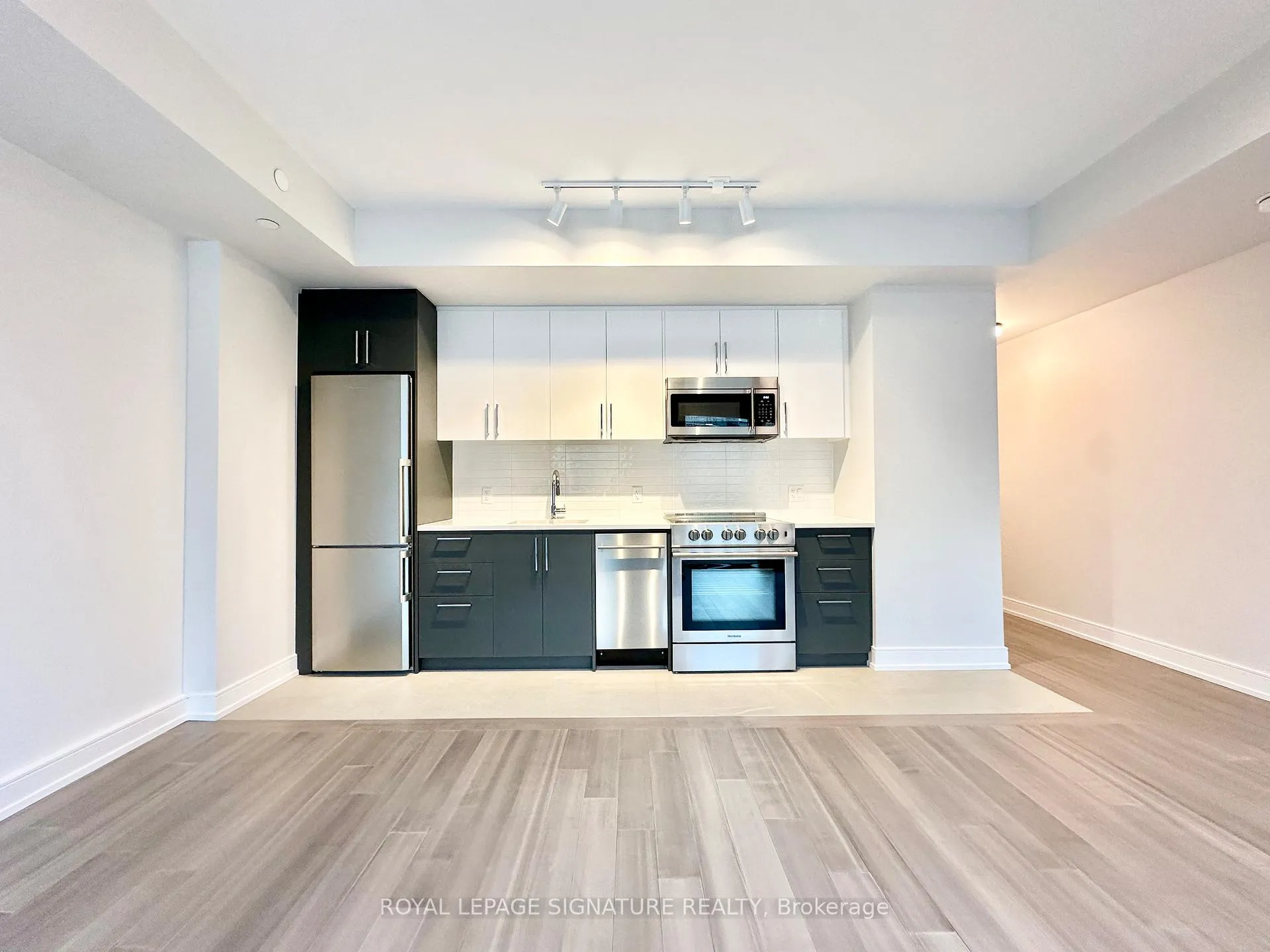 Photo 9 of Unit 213, 664 Spadina Avenue, Toronto, University — HOMEH