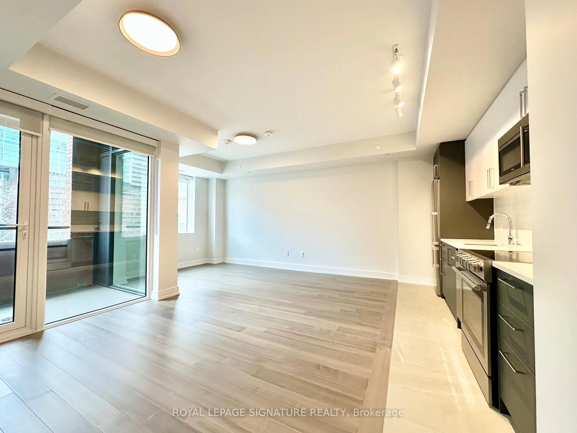 Photo 13 of Unit 213, 664 Spadina Avenue, Toronto, University — HOMEH