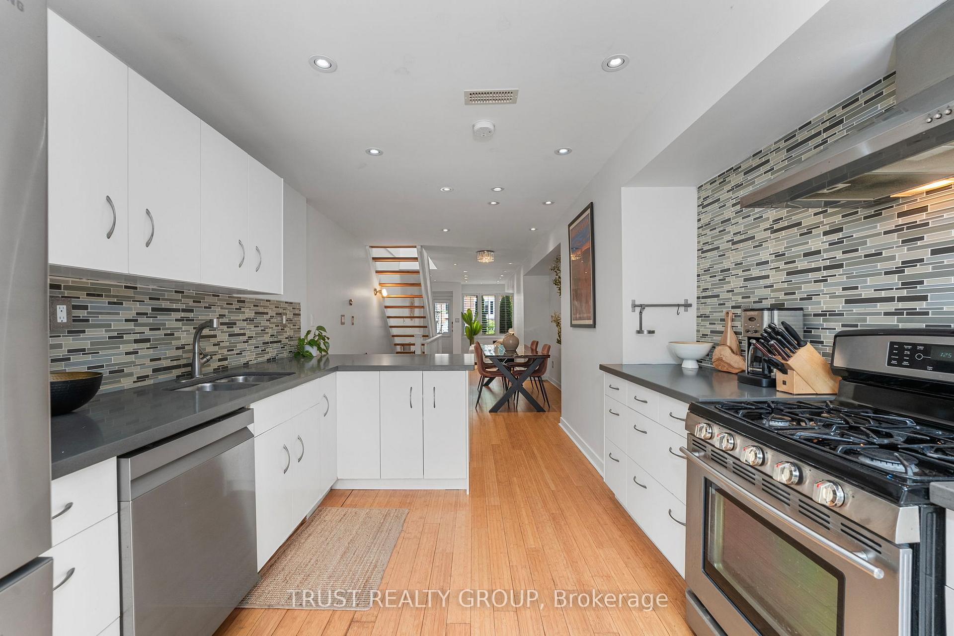 Photo 11 of 31 Dunkirk Road, Toronto, Danforth Village-East York — HOMEH