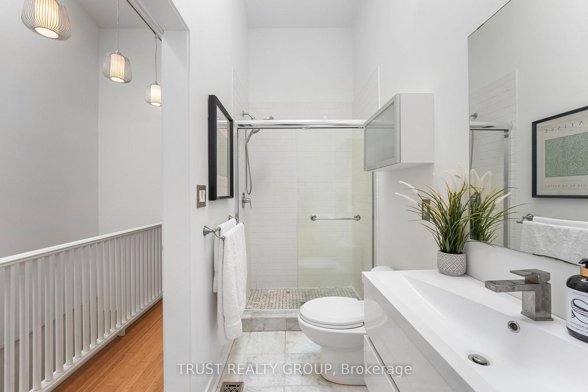 Photo 12 of 31 Dunkirk Road, Toronto, Danforth Village-East York — HOMEH