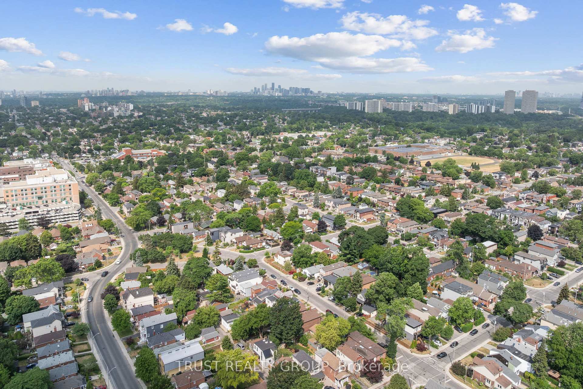 Photo 34 of 31 Dunkirk Road, Toronto, Danforth Village-East York — HOMEH