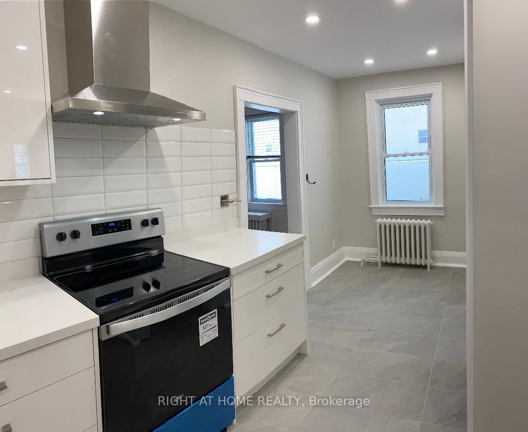 Photo 4 of Unit Main, 101 Hillsdale Avenue E, Toronto, Mount Pleasant West — HOMEH