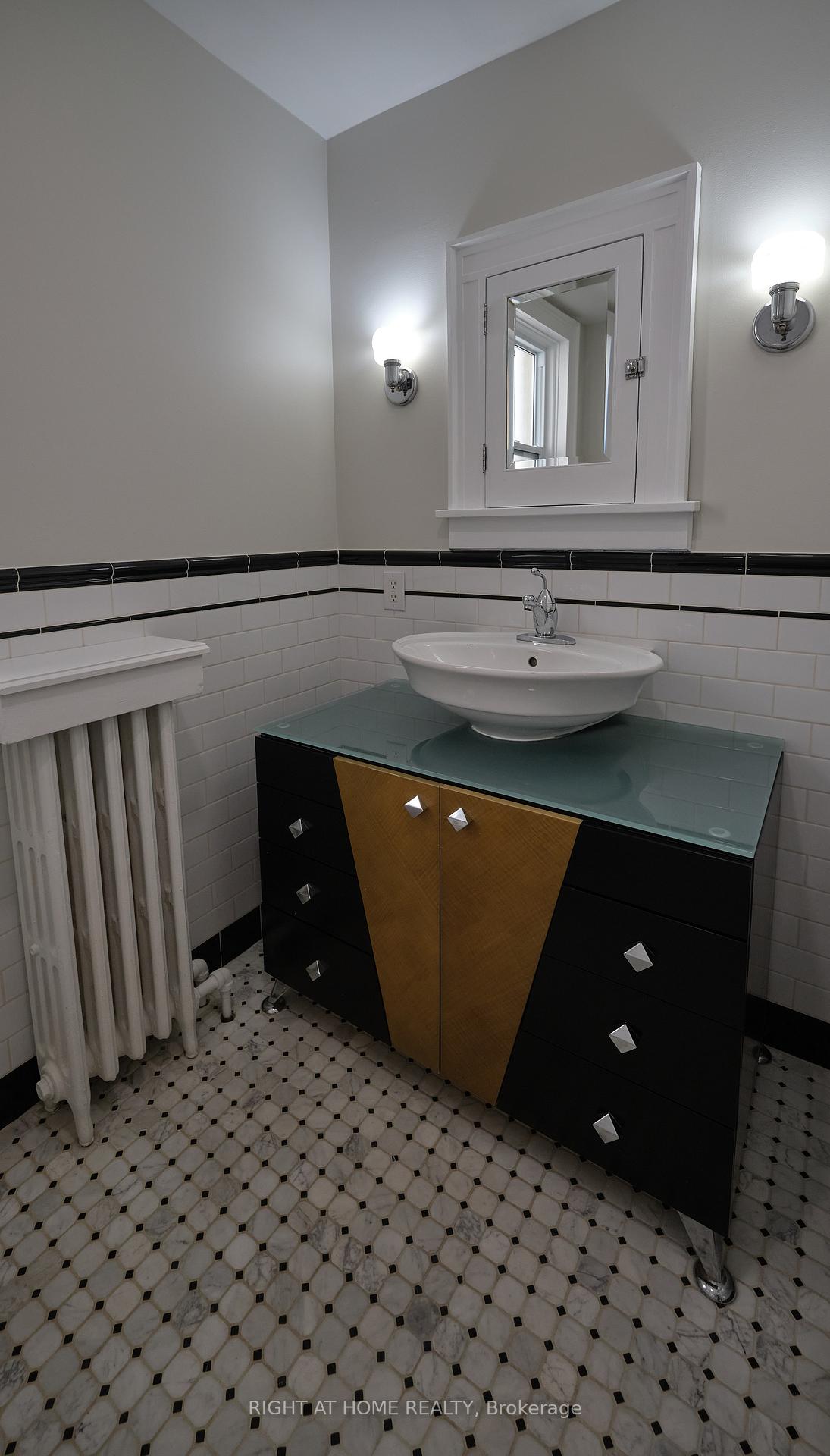 Photo 9 of Unit Main, 101 Hillsdale Avenue E, Toronto, Mount Pleasant West — HOMEH