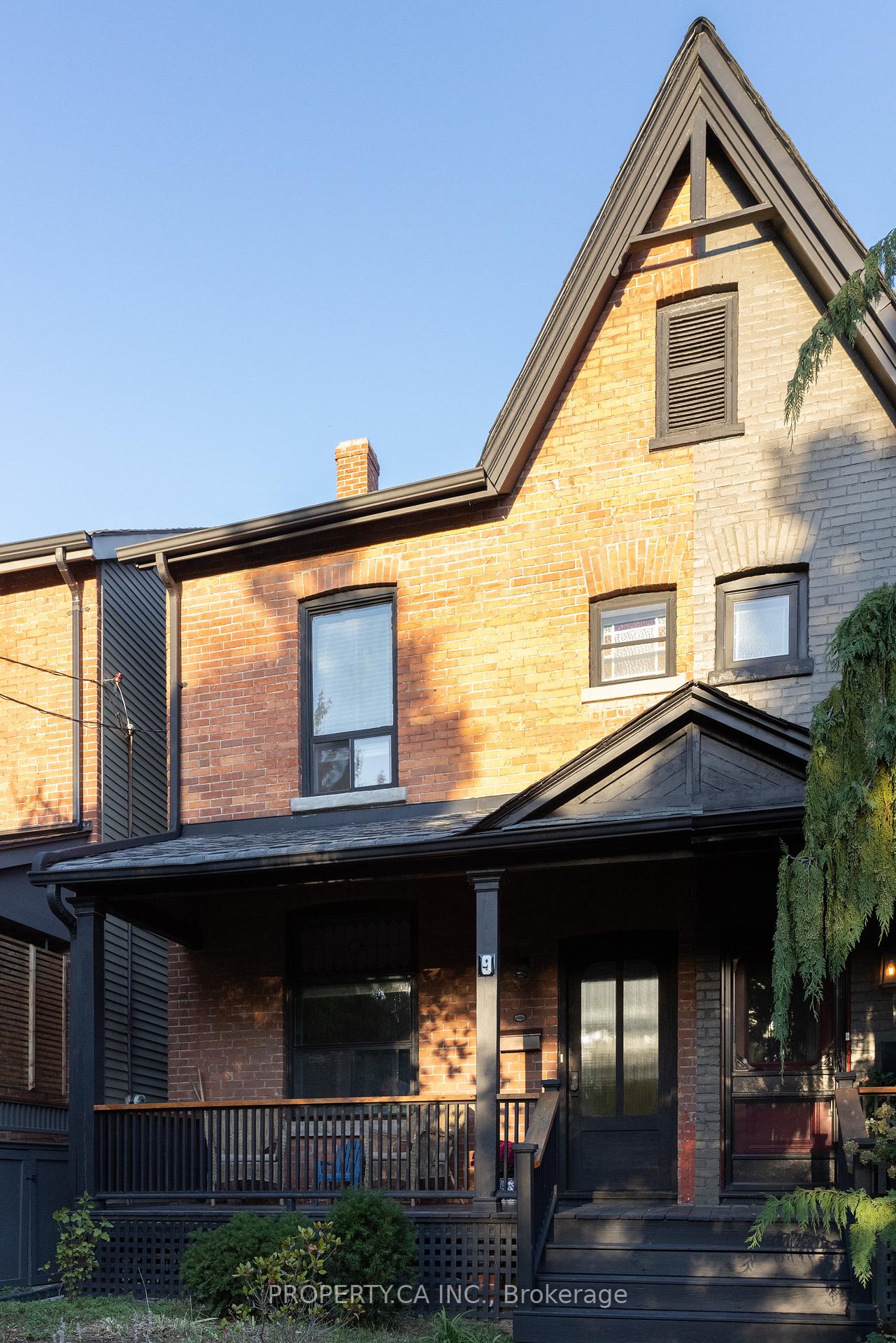 Front of 9 Howland Road