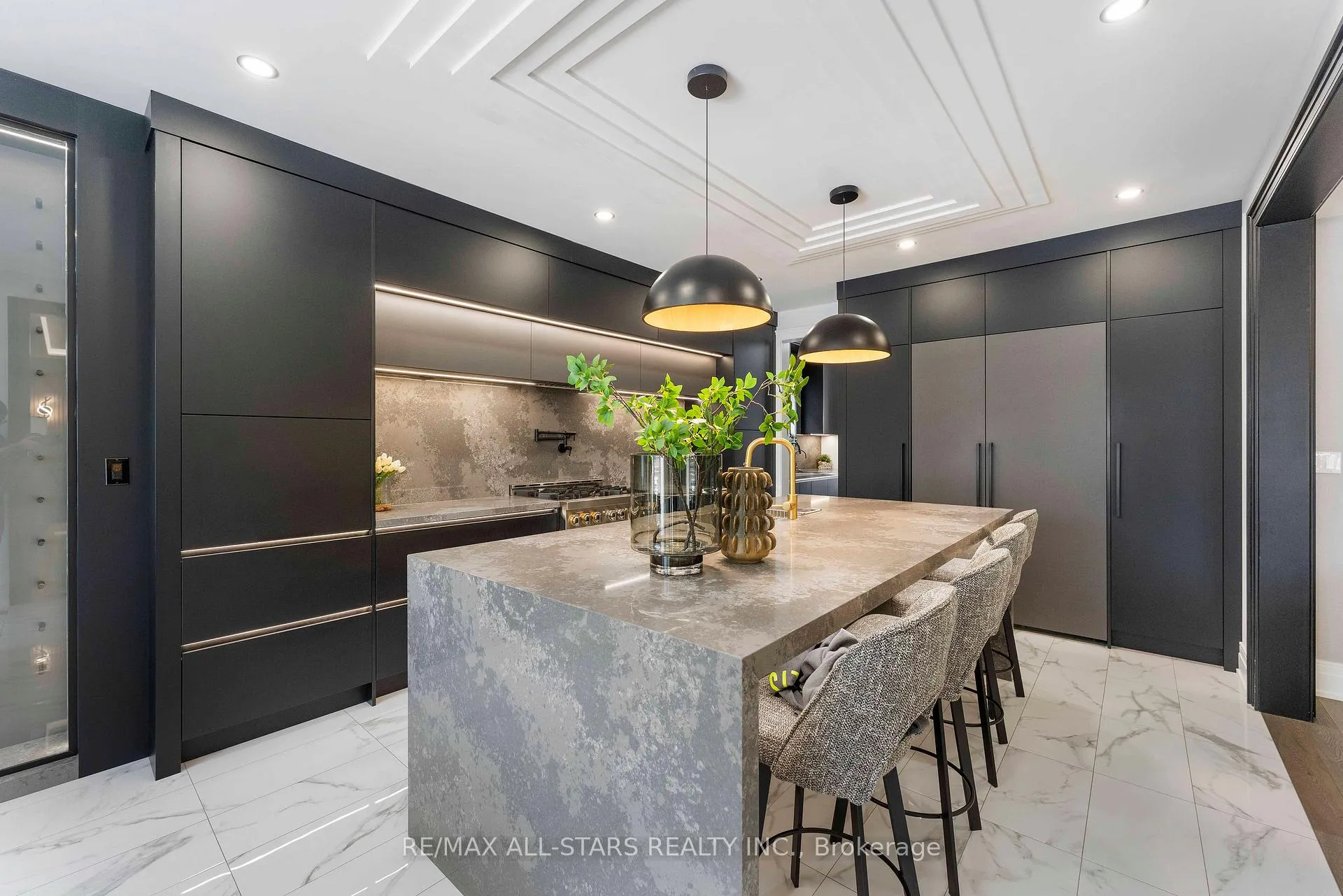 Photo 7 of 355 Reg Harrison Trail, Newmarket, Glenway Estates — HOMEH