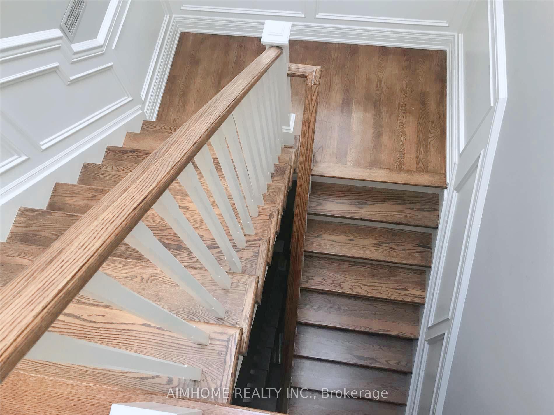 Photo 11 of 619 Bedford Park Avenue, Toronto, Bedford Park-Nortown — HOMEH