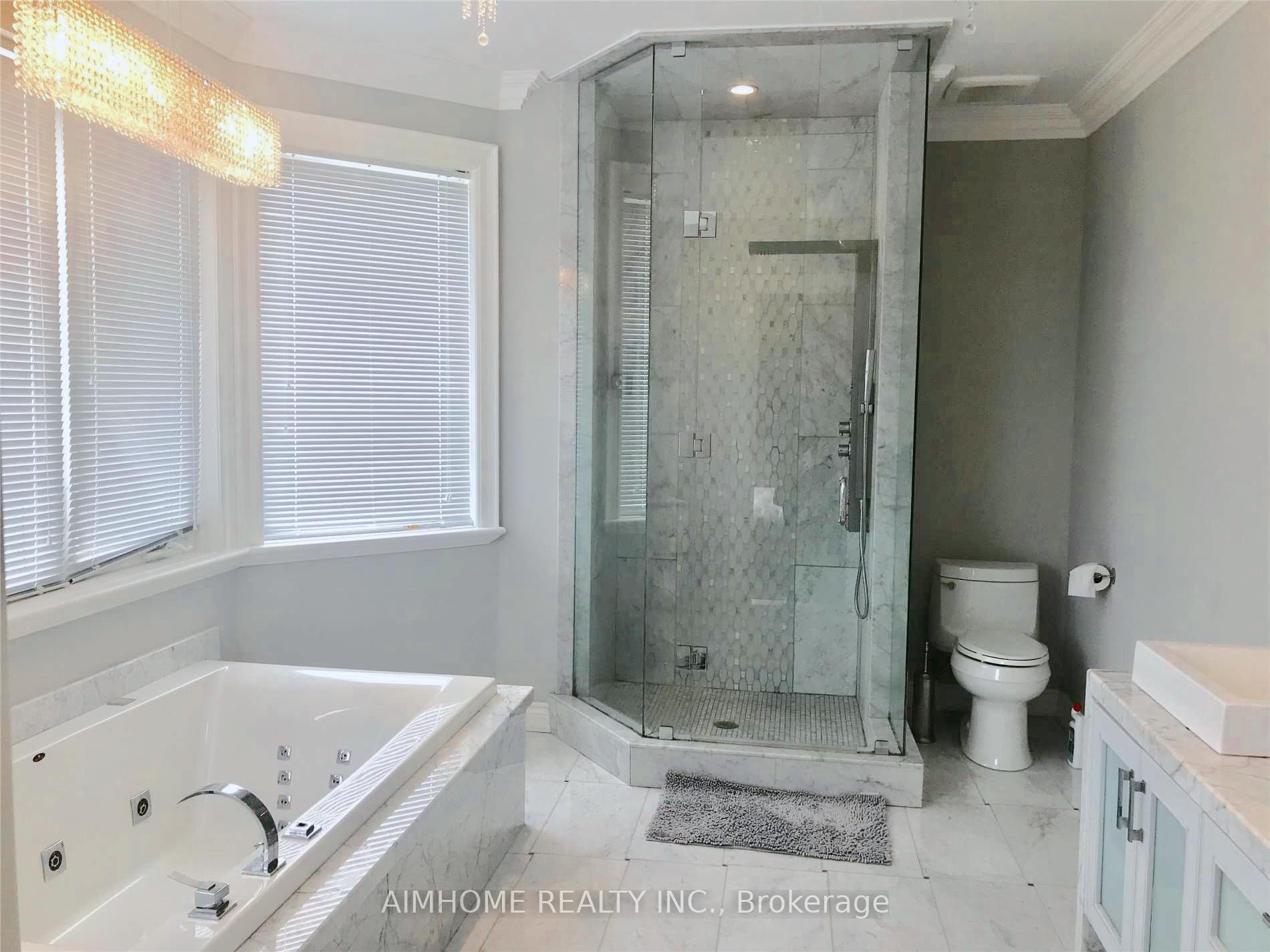 Photo 13 of 619 Bedford Park Avenue, Toronto, Bedford Park-Nortown — HOMEH