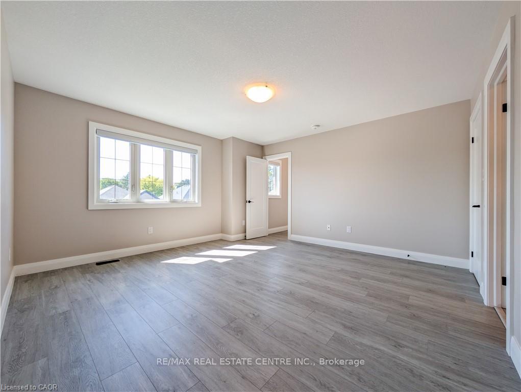 Photo 10 of 54 Lark Street, Tillsonburg — HOMEH