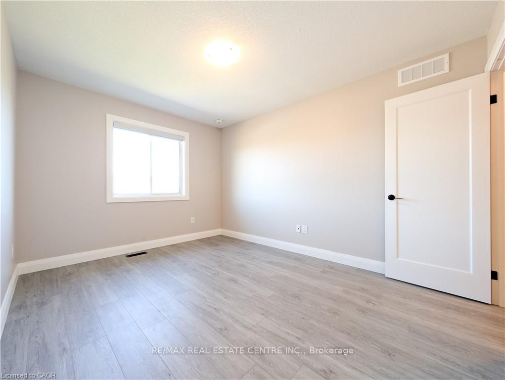 Photo 16 of 54 Lark Street, Tillsonburg — HOMEH