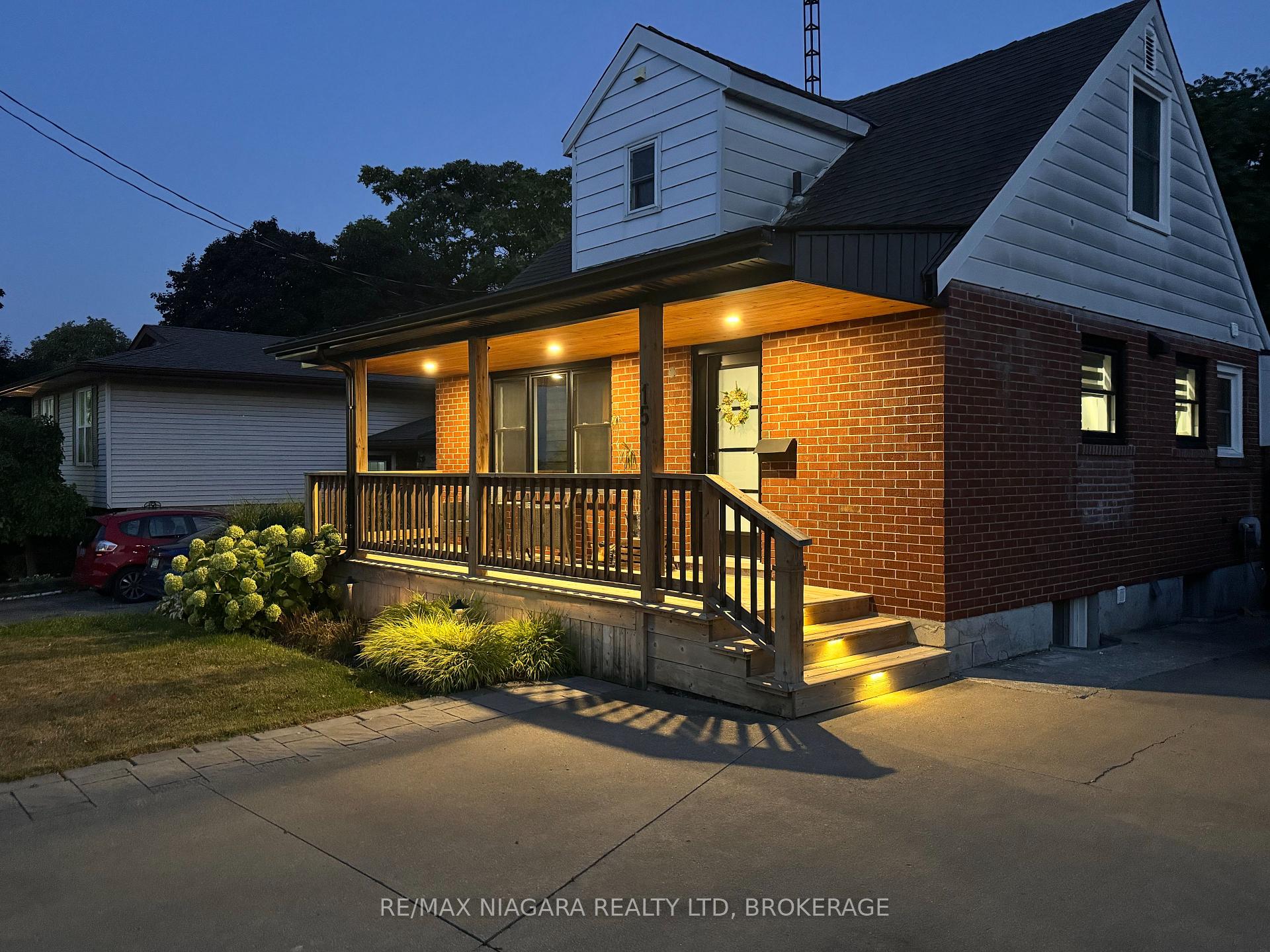 Photo 3 of 15 Conlon Crescent, Thorold, Thorold Downtown — HOMEH
