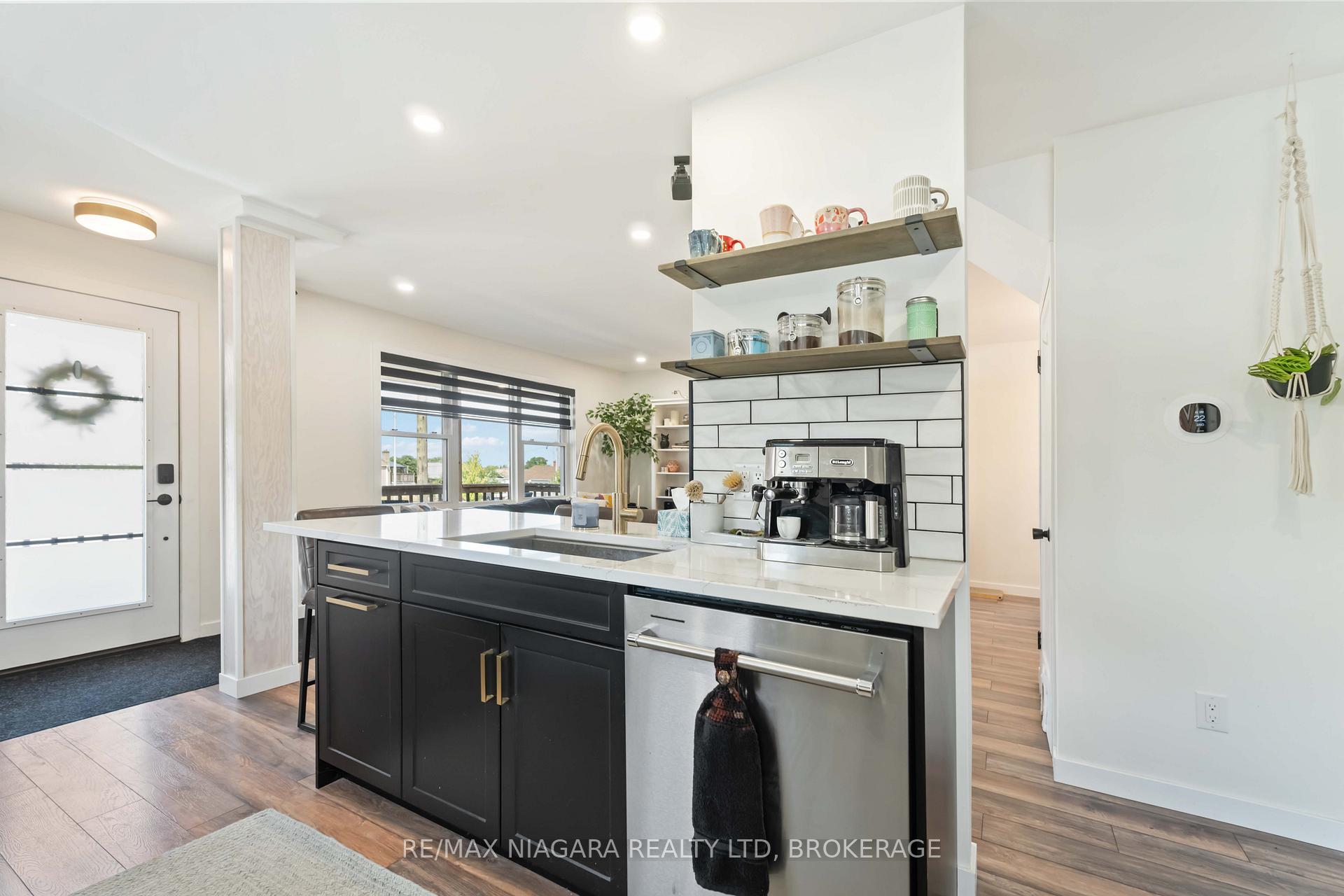 Photo 12 of 15 Conlon Crescent, Thorold, Thorold Downtown — HOMEH