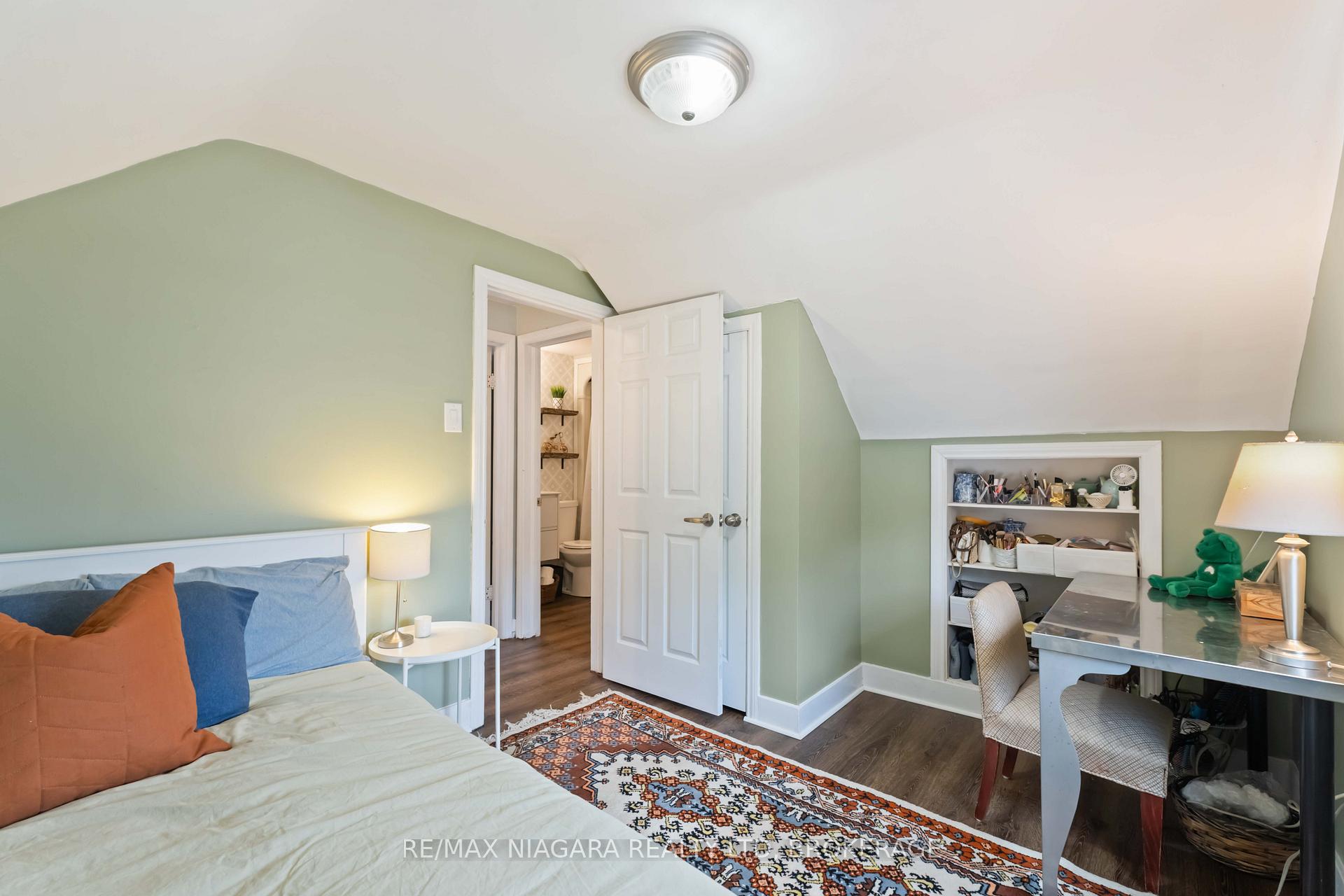 Photo 17 of 15 Conlon Crescent, Thorold, Thorold Downtown — HOMEH