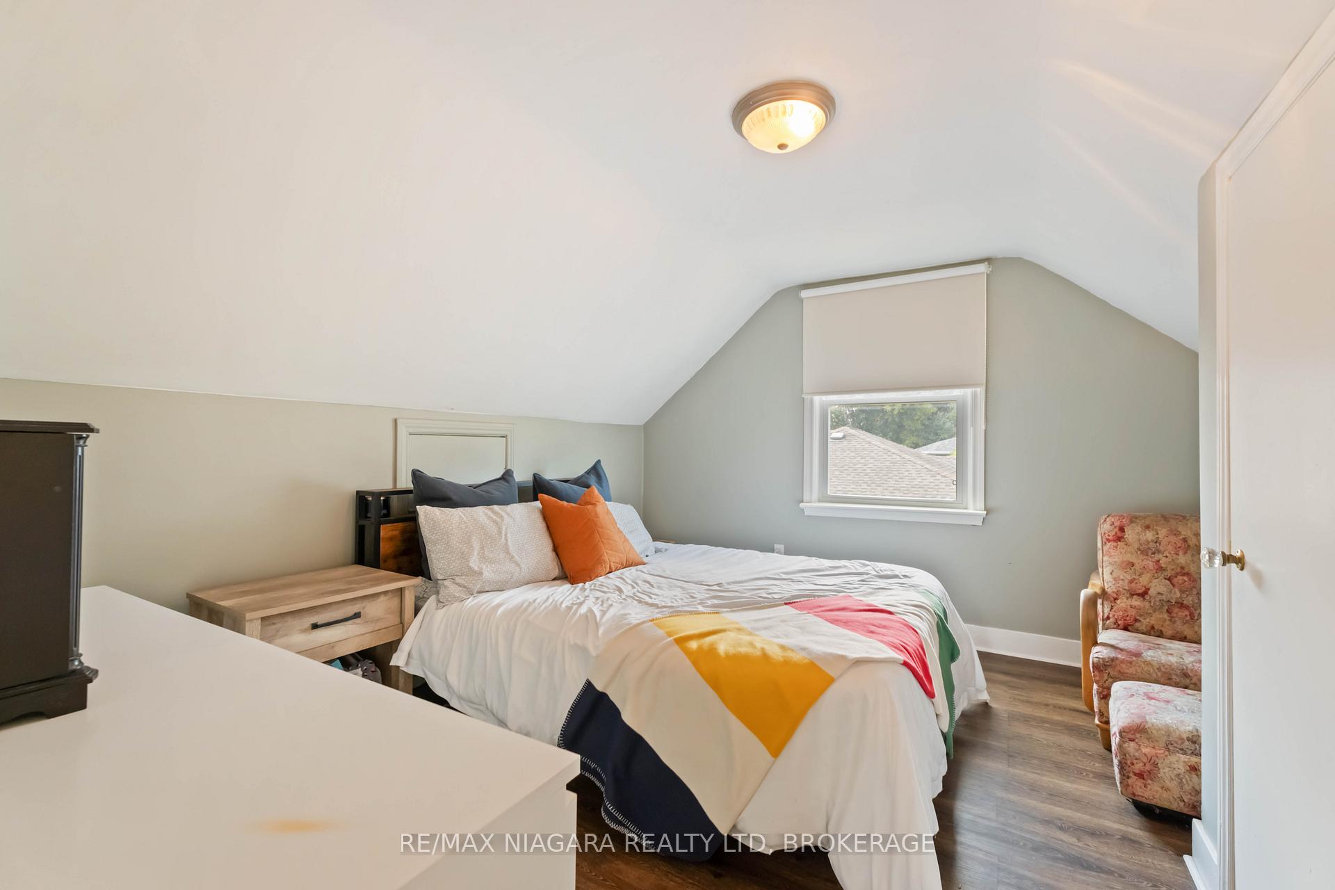 Photo 19 of 15 Conlon Crescent, Thorold, Thorold Downtown — HOMEH