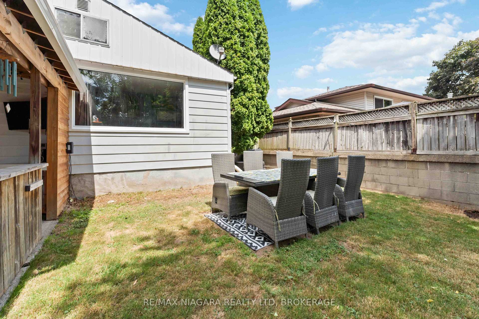 Photo 27 of 15 Conlon Crescent, Thorold, Thorold Downtown — HOMEH