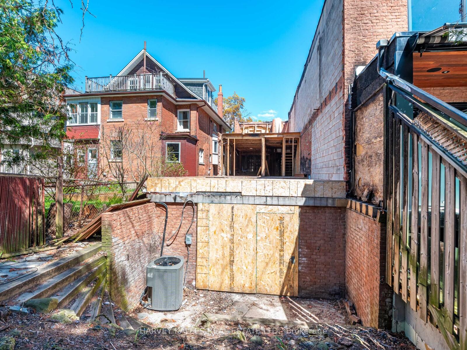 Photo 12 of 23 Lonsdale Road, Toronto, Yonge-St. Clair — HOMEH