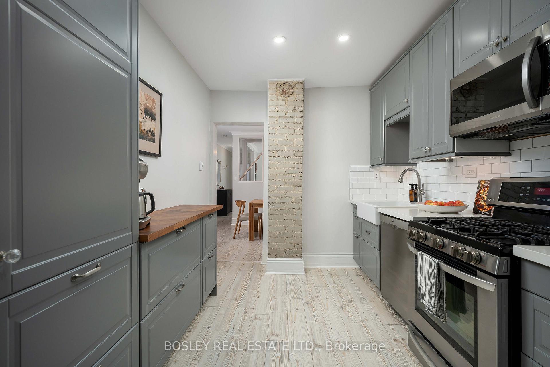 Photo 12 of 28 Mountalan Avenue, Toronto, Greenwood-Coxwell — HOMEH