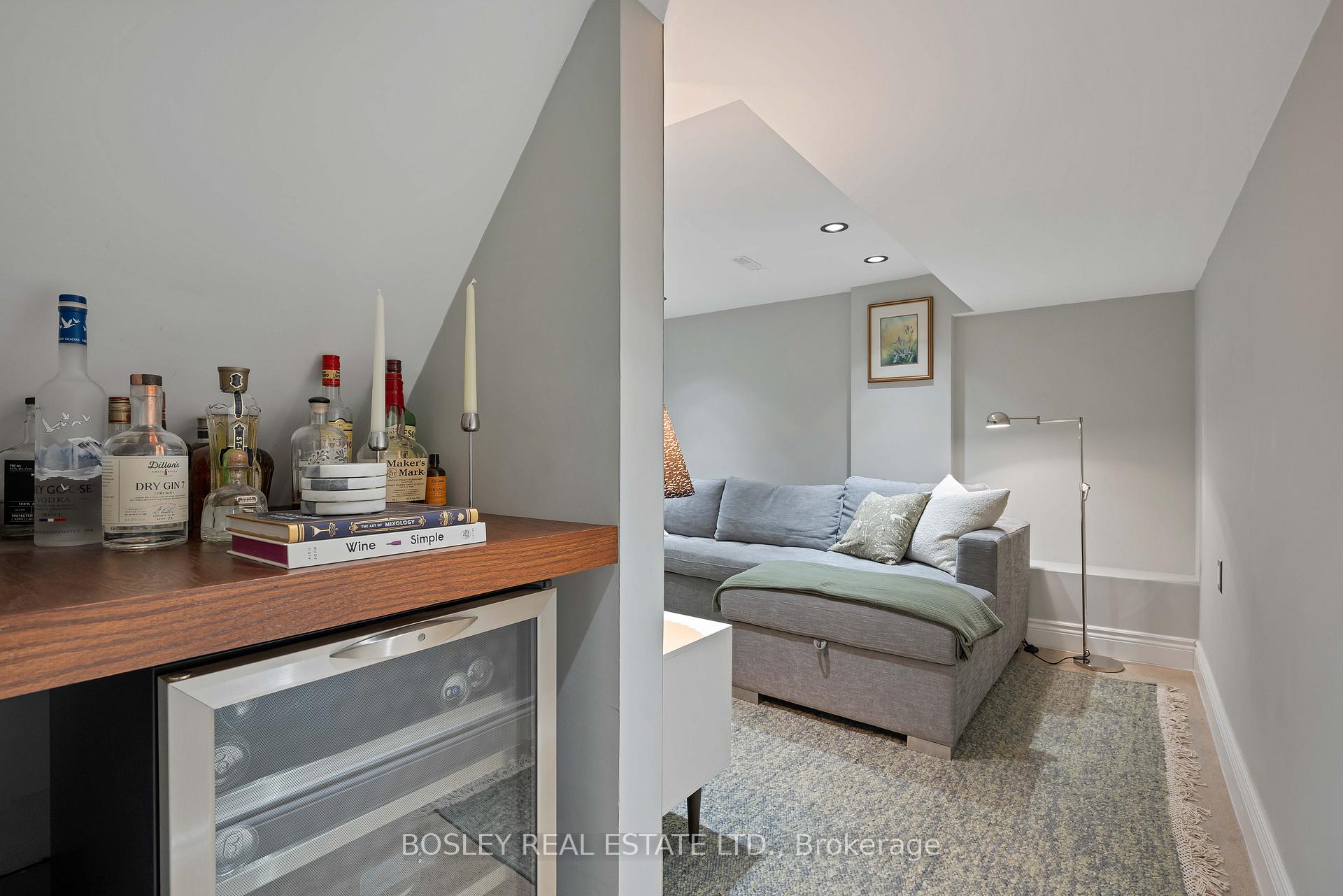 Photo 24 of 28 Mountalan Avenue, Toronto, Greenwood-Coxwell — HOMEH