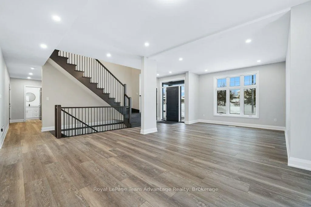 Photo 4 of 18 Avery Court, Parry Sound — HOMEH